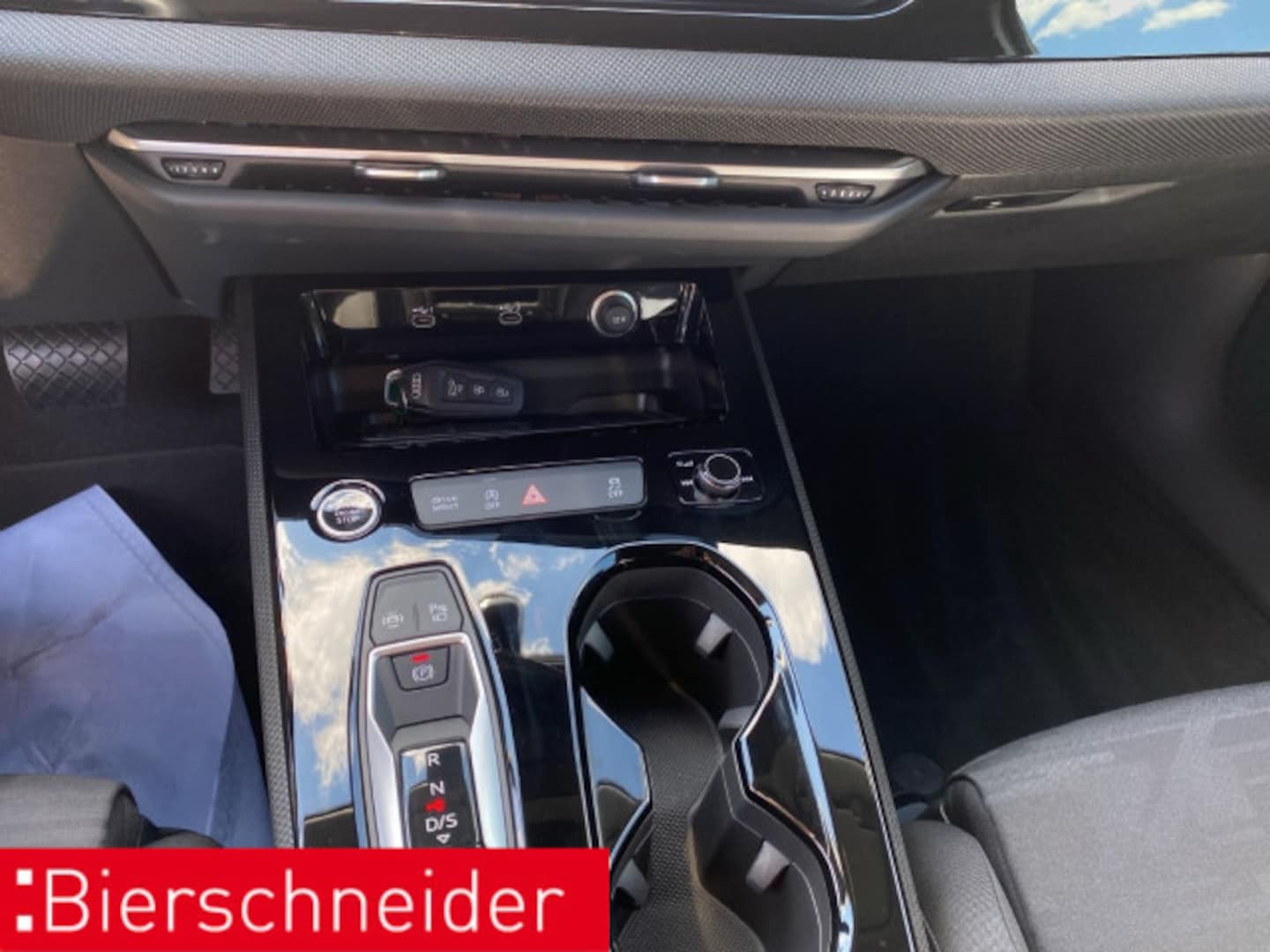 Bild über Audi A5 Limousine TFSI S tronic - für weitere Informationen kontaktieren Sie den Audi Partner
