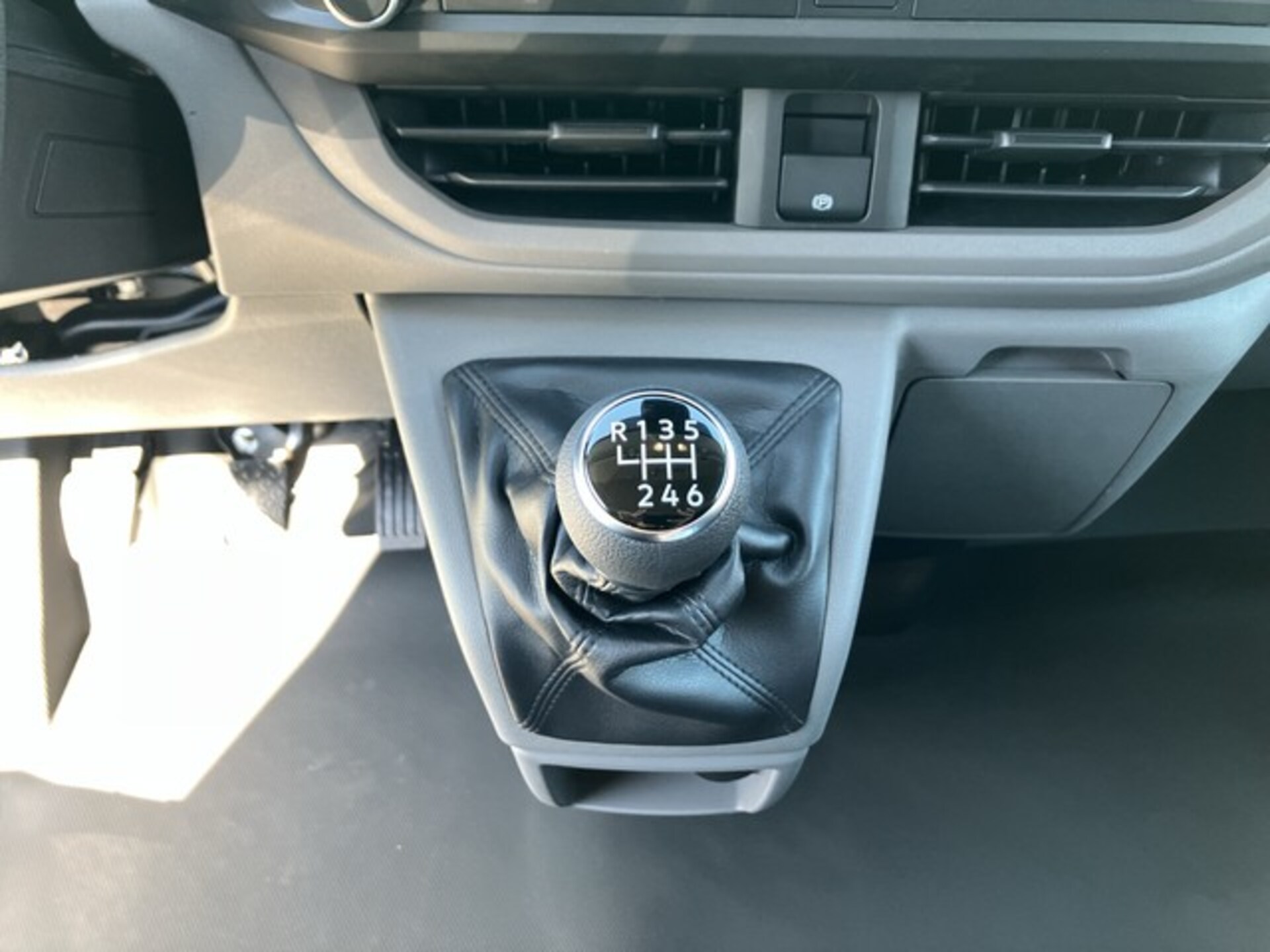Volkswagen Transporter Kasten langer Radstand