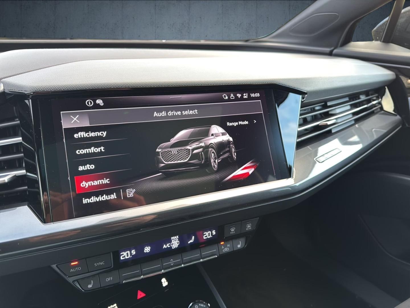 Bild über Audi Q4 Sportback e-tron 40 e-tron - für weitere Informationen kontaktieren Sie den Audi Partner