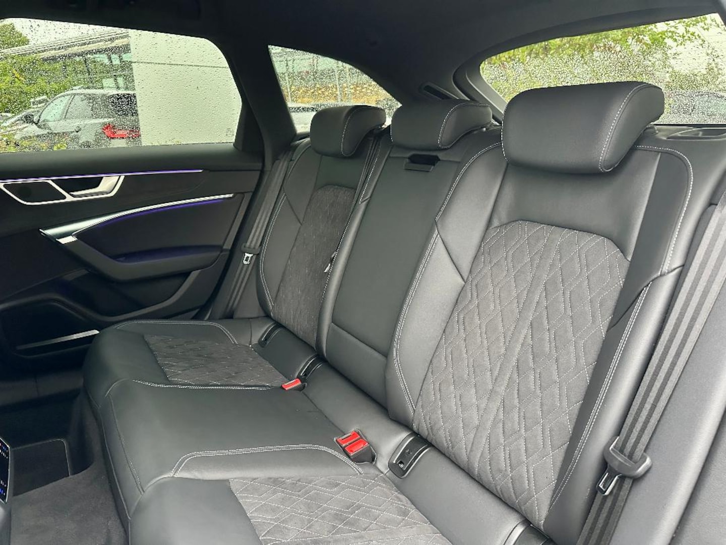 Bild über Audi S6 Avant TDI quattro tiptronic - für weitere Informationen kontaktieren Sie den Audi Partner