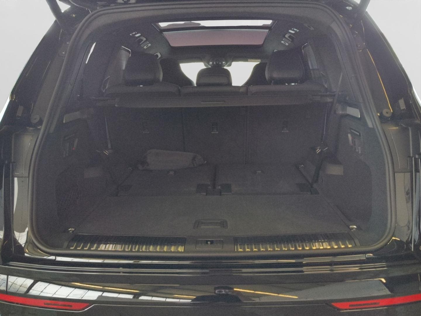 Bild über Audi Q7 SUV TDI quattro 220 kW tiptronic - für weitere Informationen kontaktieren Sie den Audi Partner