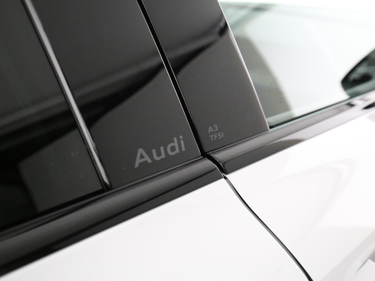Bild über Audi A3 Limousine S line TFSI S tronic - für weitere Informationen kontaktieren Sie den Audi Partner