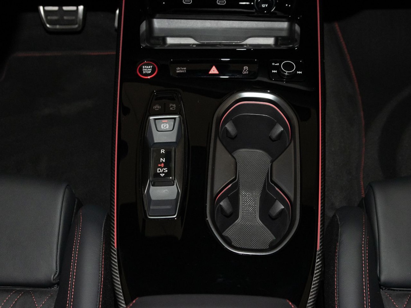 Bild über Audi A6 Avant TFSI quattro 270 kW S tronic - für weitere Informationen kontaktieren Sie den Audi Partner