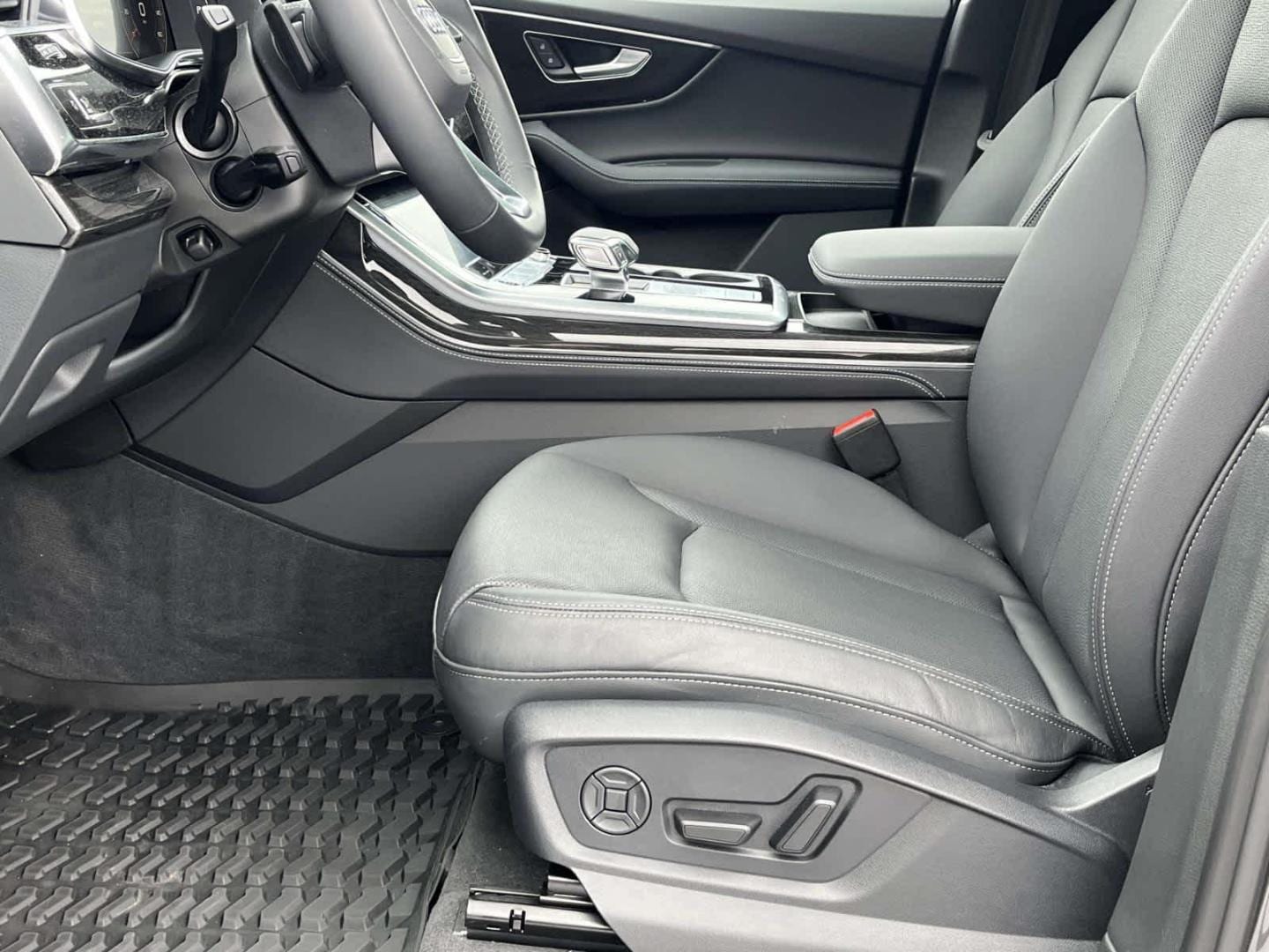 2025 Audi Q7 Premium Plus - Photo 16