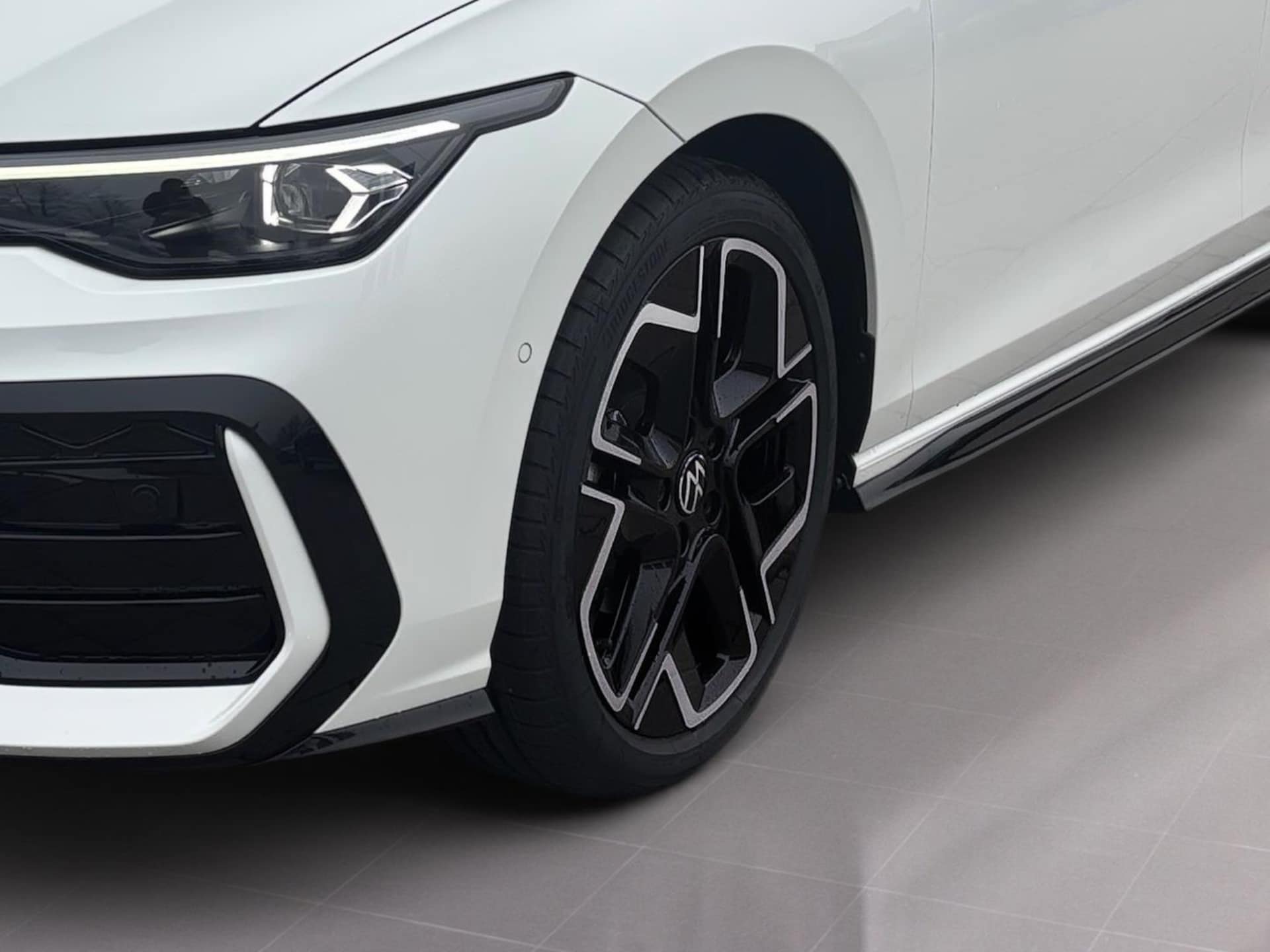 Volkswagen Golf R-Line
