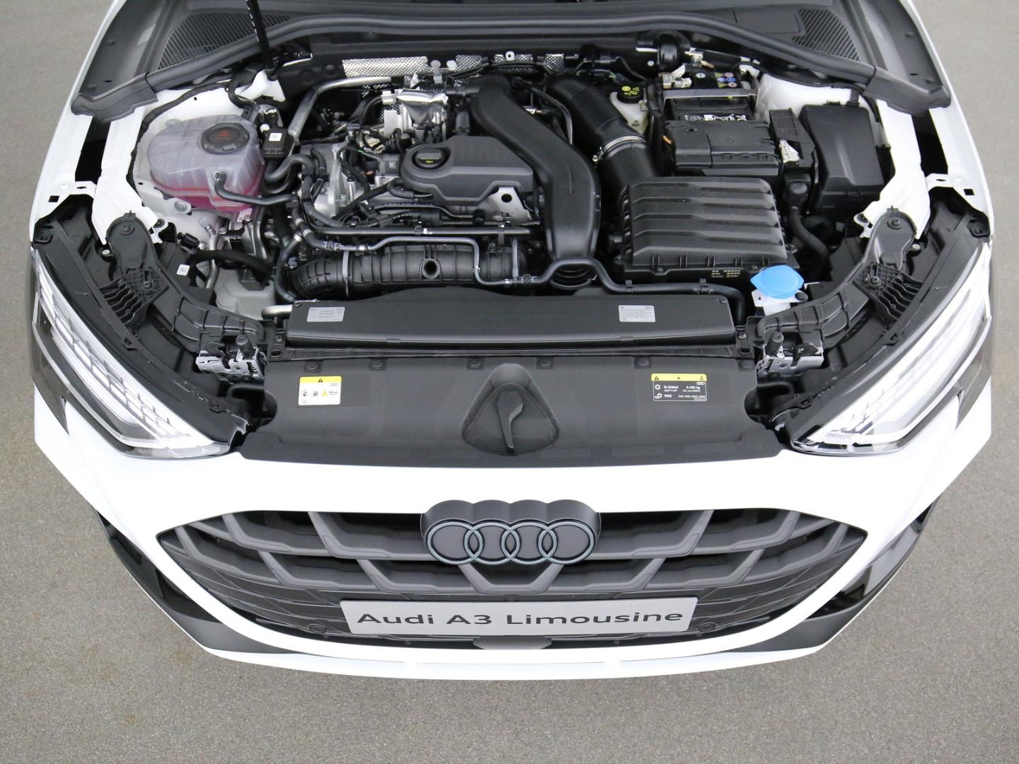 Bild über Audi A3 Limousine S line TFSI S tronic - für weitere Informationen kontaktieren Sie den Audi Partner
