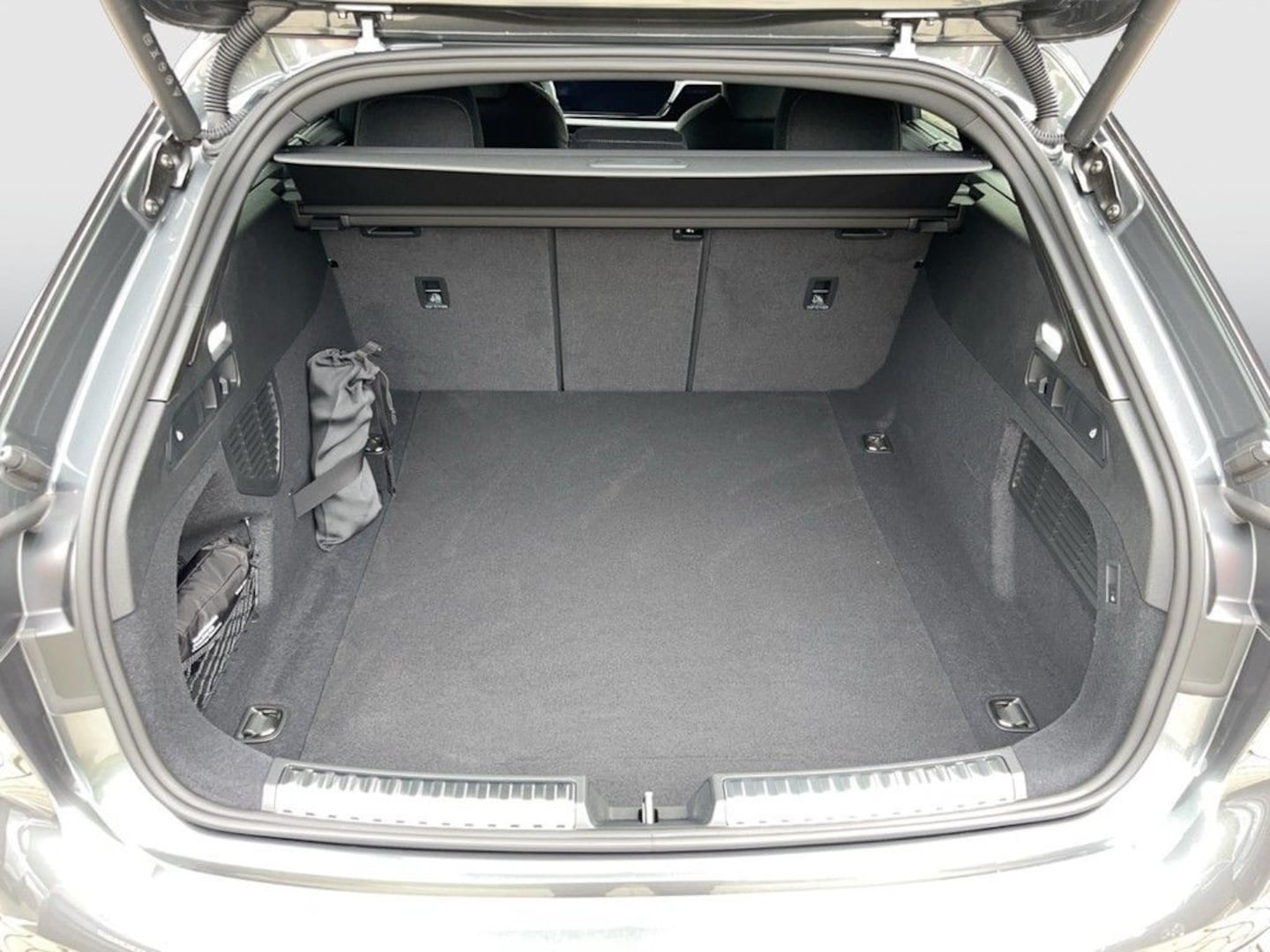 Bild über Audi A5 Avant TDI quattro 150 kW S tronic - für weitere Informationen kontaktieren Sie den Audi Partner