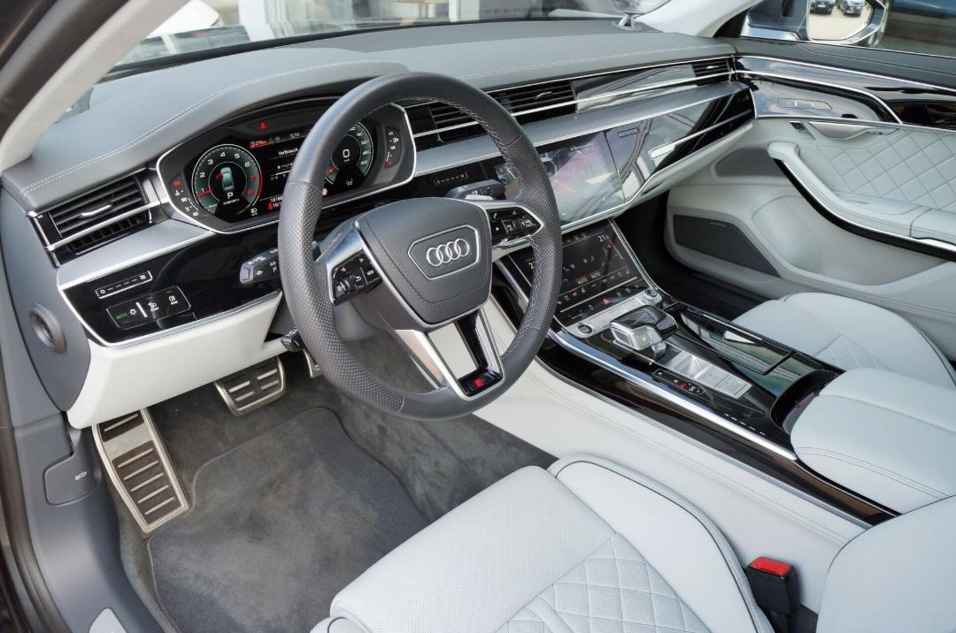 Audi A8 Lang
