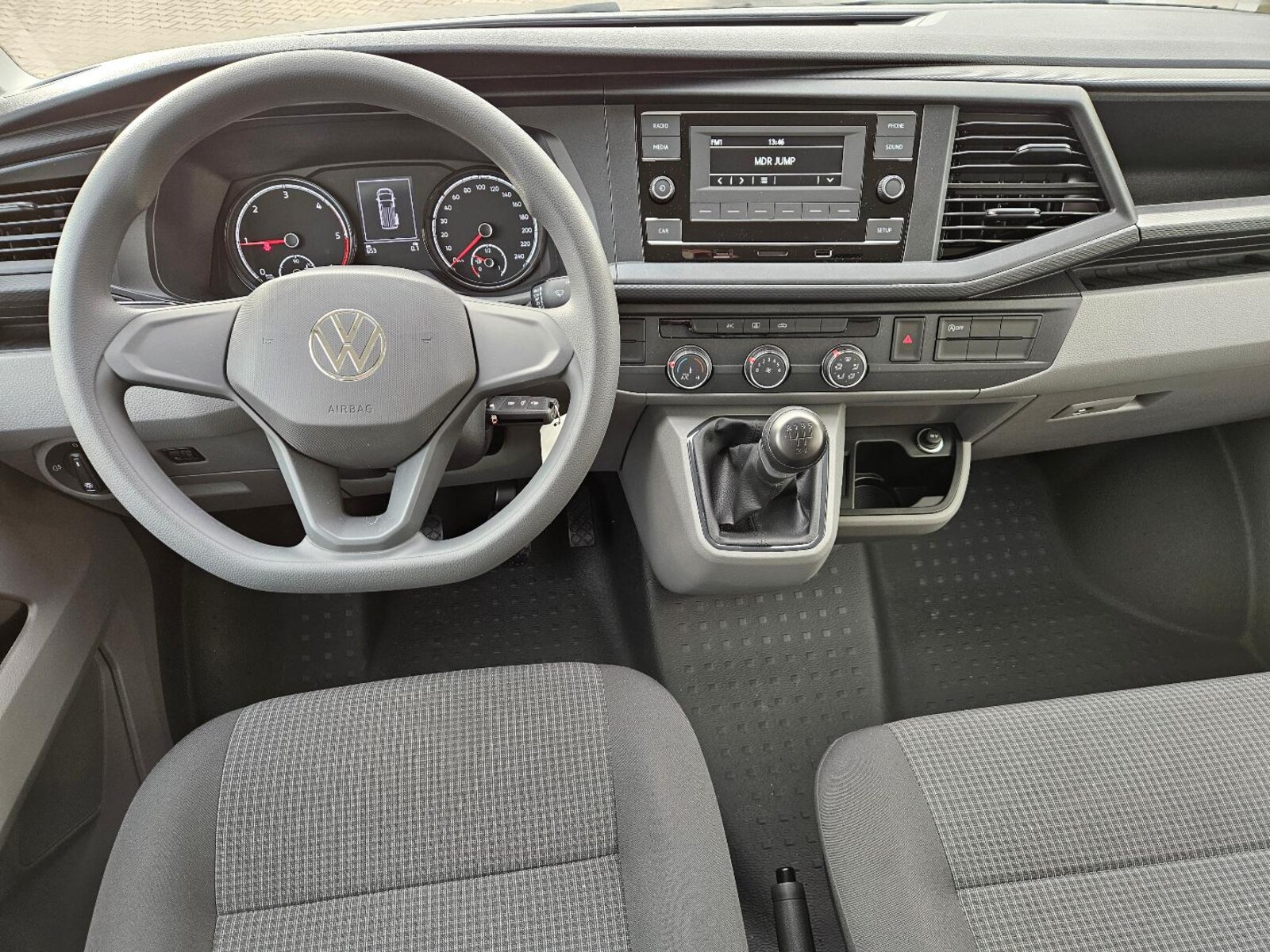 Volkswagen T6.1 Transporter Kombi kurzer Radstand – Bild 7