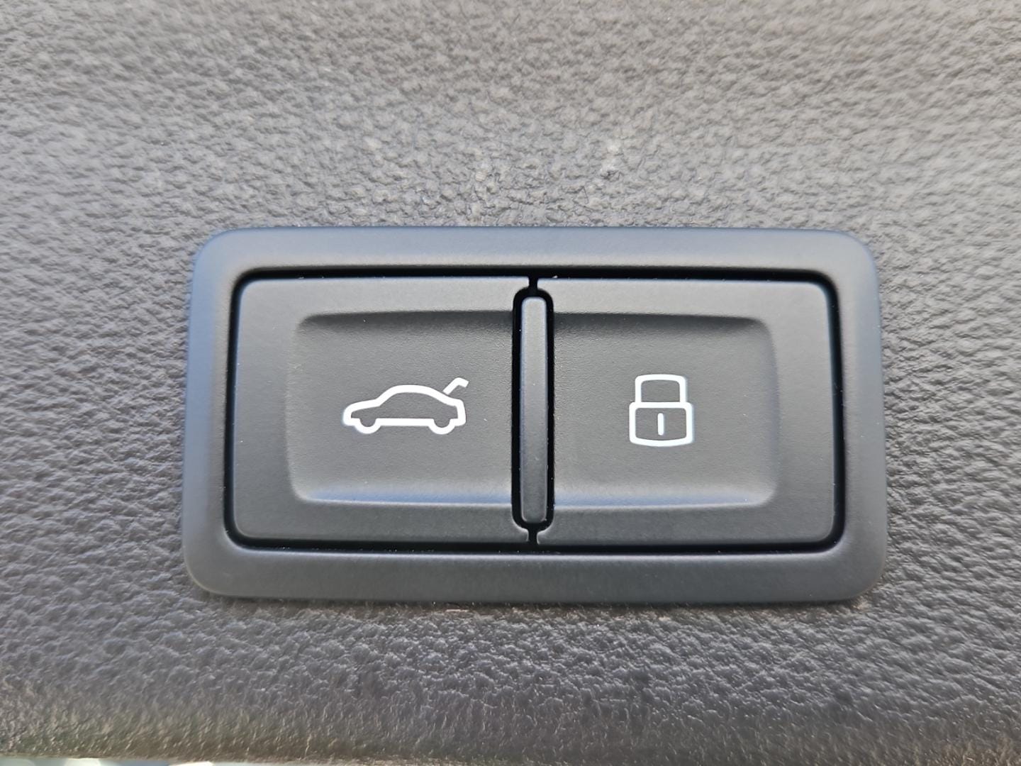 Bild über Audi S6 Avant TDI quattro tiptronic - für weitere Informationen kontaktieren Sie den Audi Partner