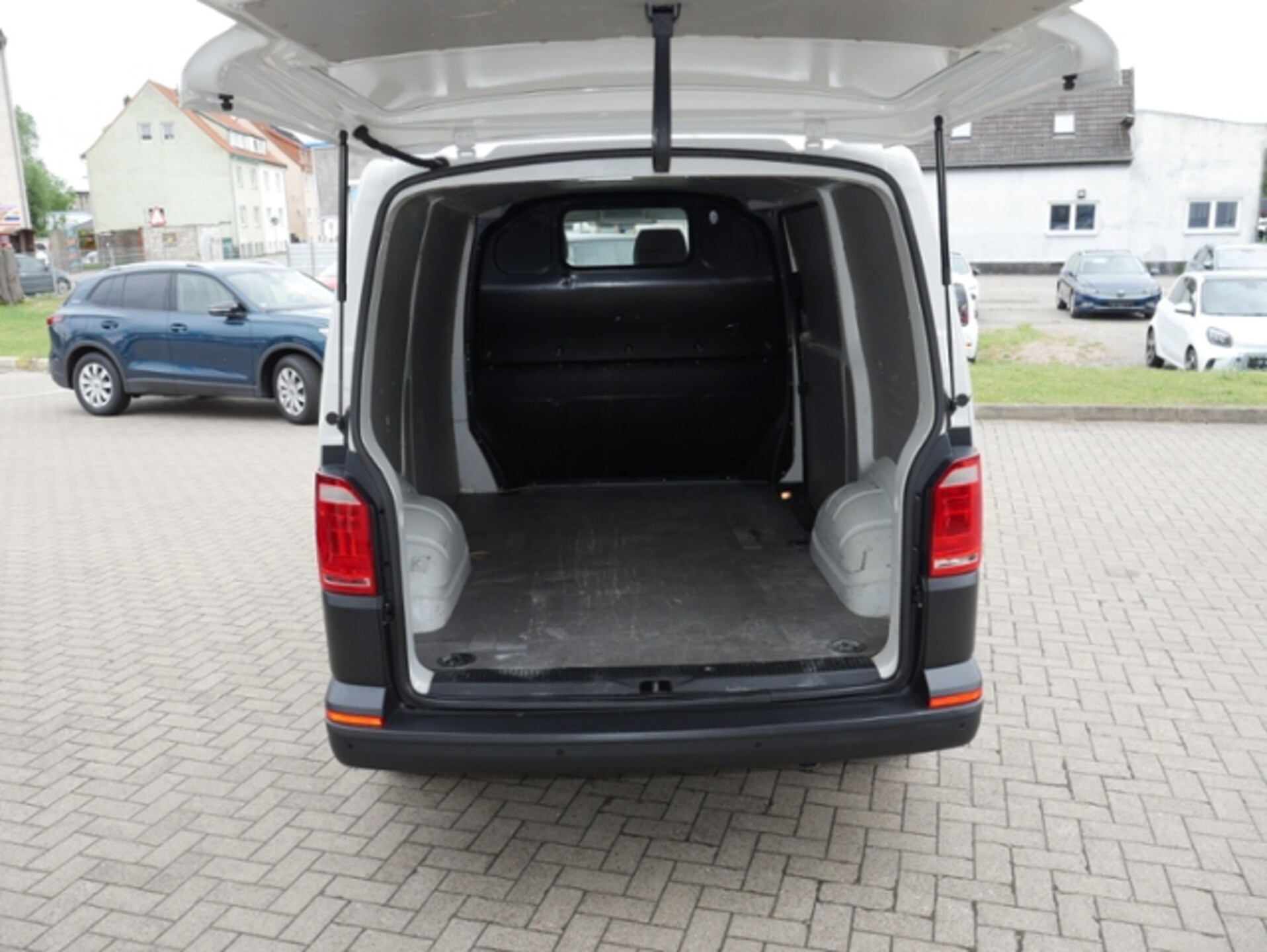 Volkswagen T6 Transporter Kasten kurzer Radstand