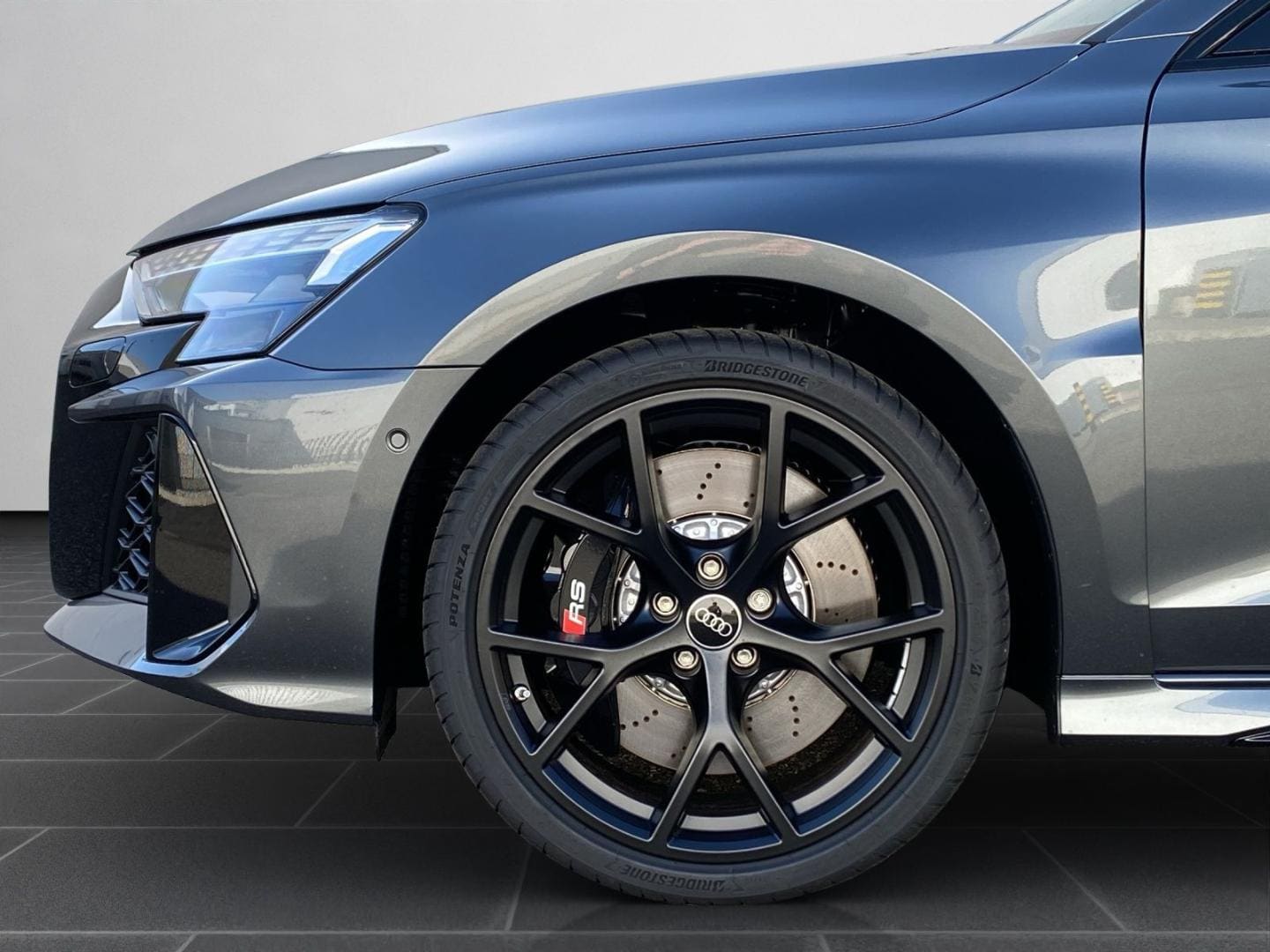 Bild über Audi RS 3 Sportback TFSI quattro 294 kW S tronic - für weitere Informationen kontaktieren Sie den Audi Partner