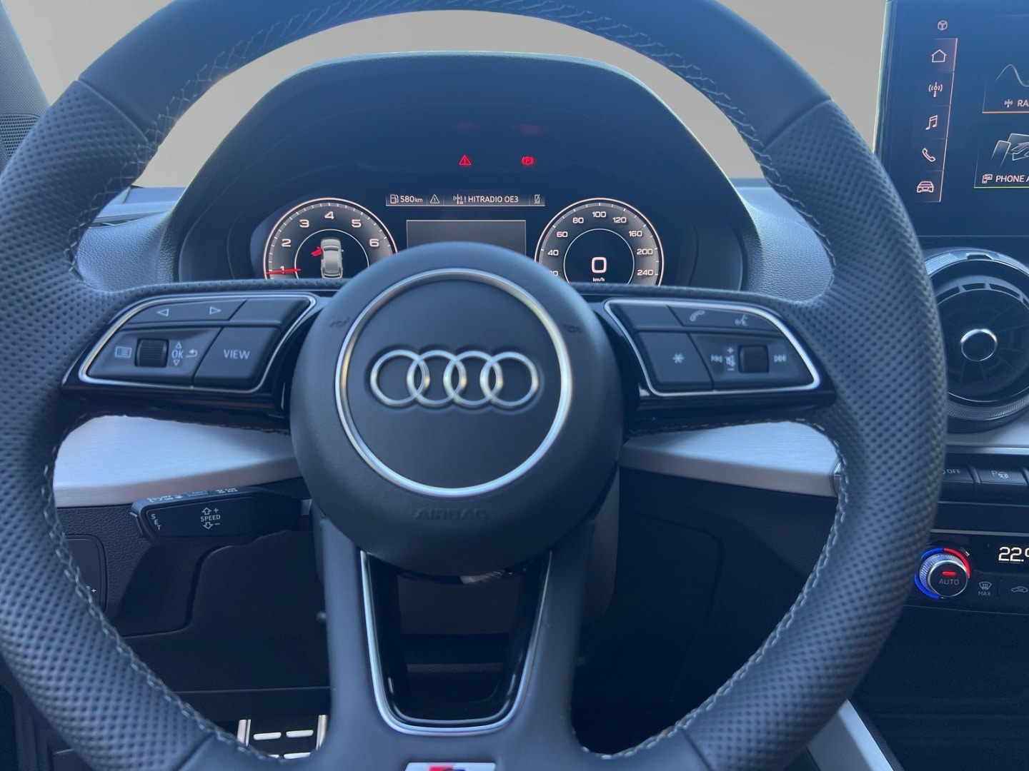 Bild über Audi Q2 35 TFSI S tronic - für weitere Informationen kontaktieren Sie den Audi Partner
