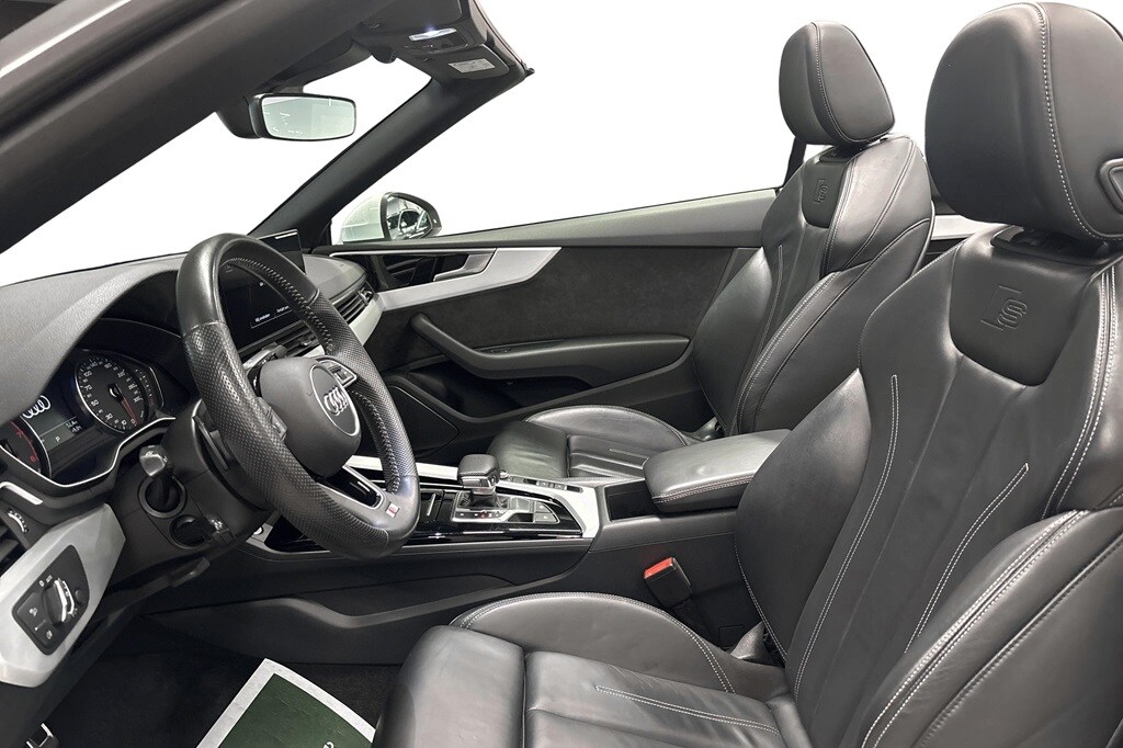 Bild som visar&nbsp;Audi A5 Cabriolet&nbsp;A5 Cabriolet 40 TFSI S line 190 hk S tronic - för mer information kontakta din Audi Partner