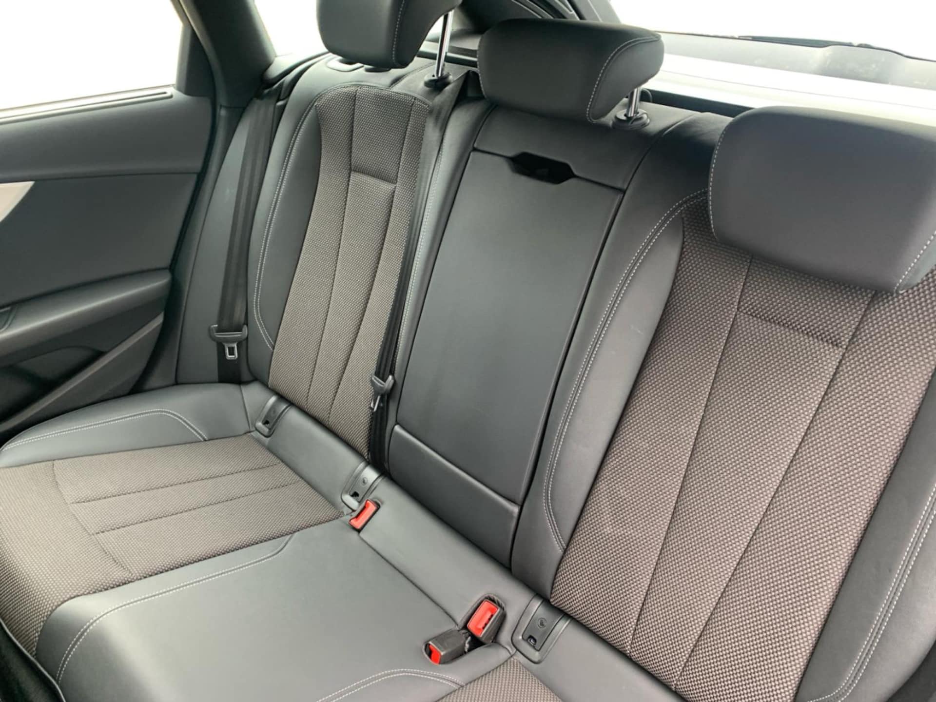 Audi A4 Avant S line