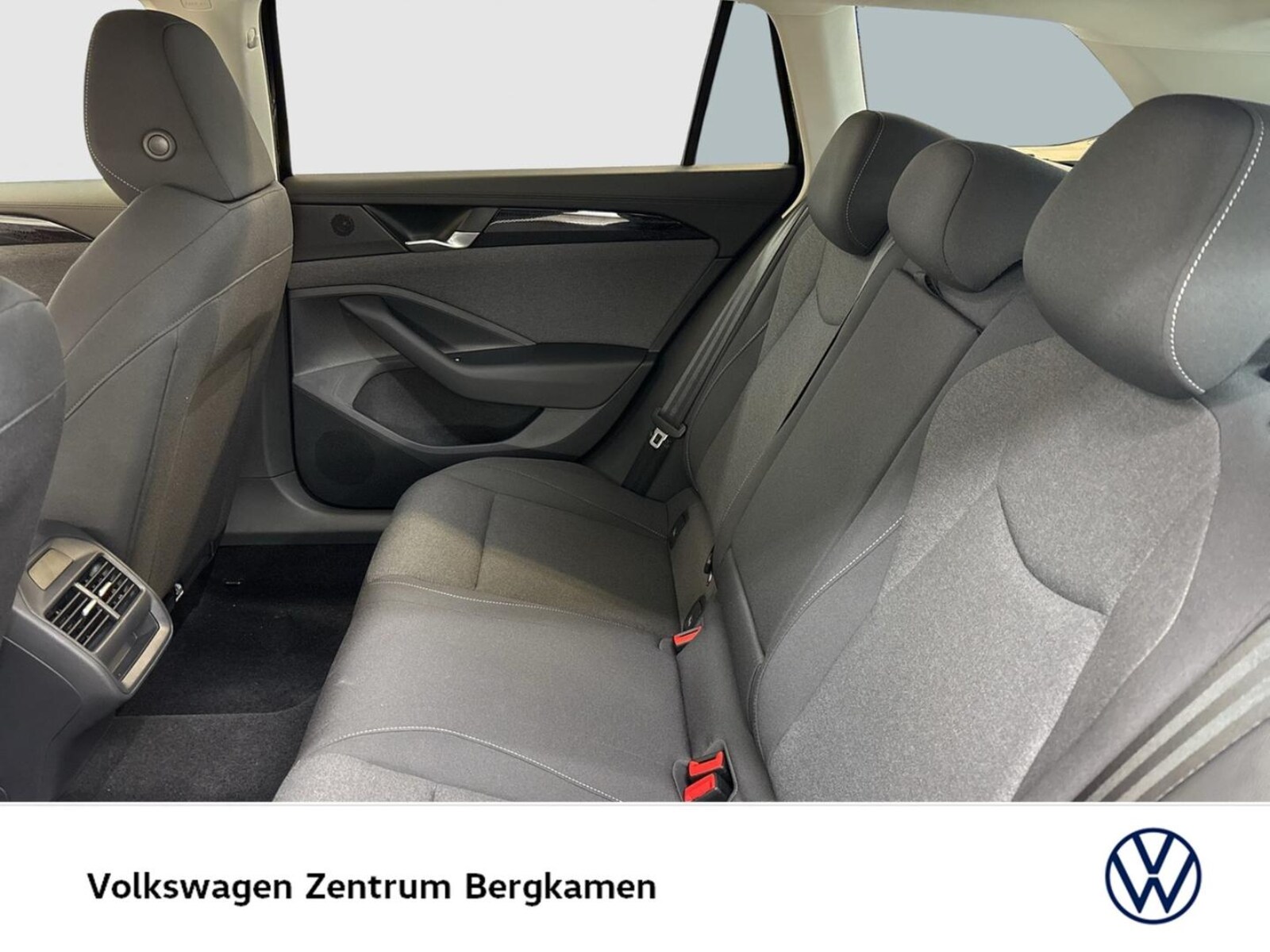 Volkswagen Passat – Bild 8