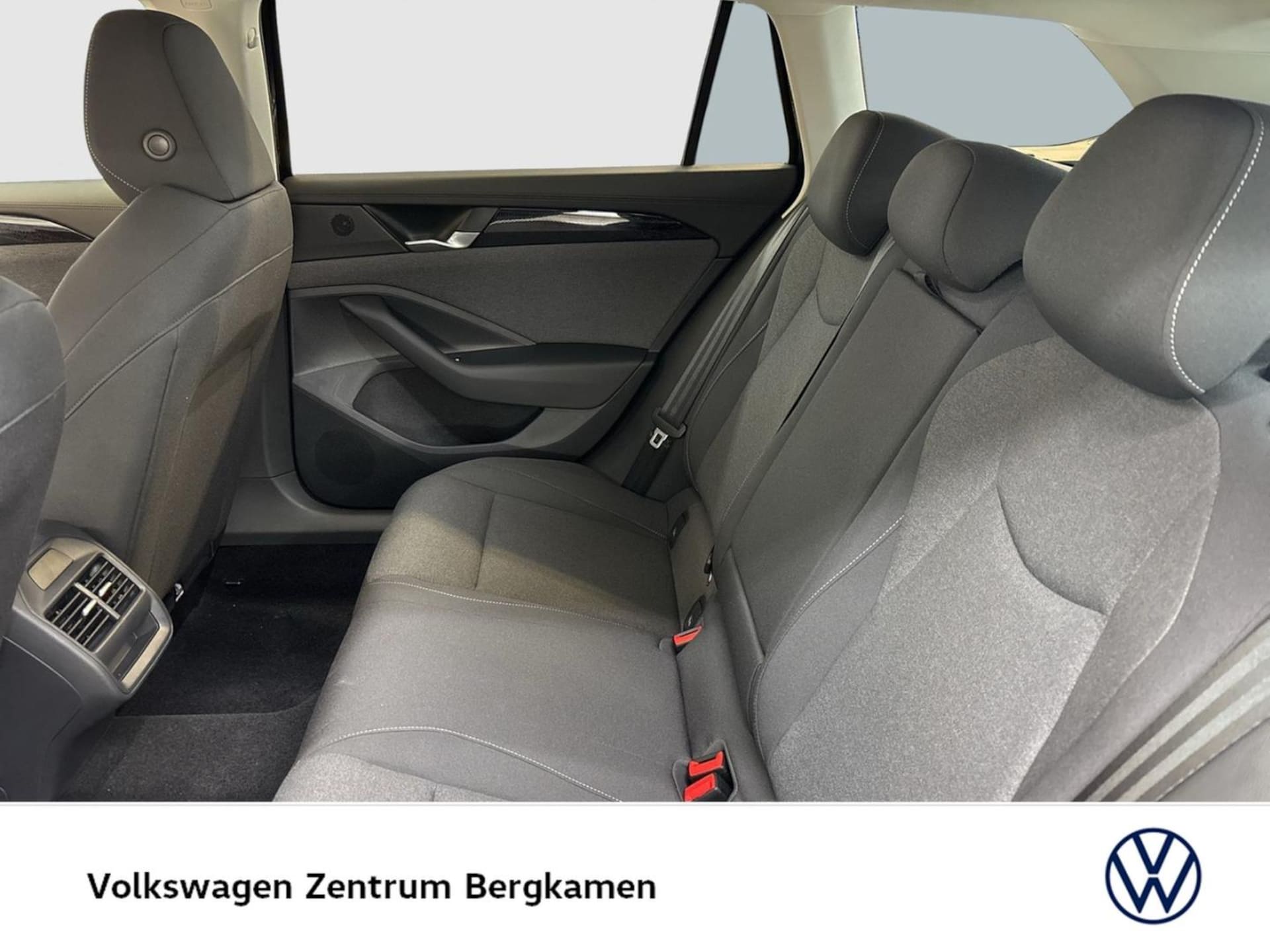 Volkswagen Passat Basis-Modell