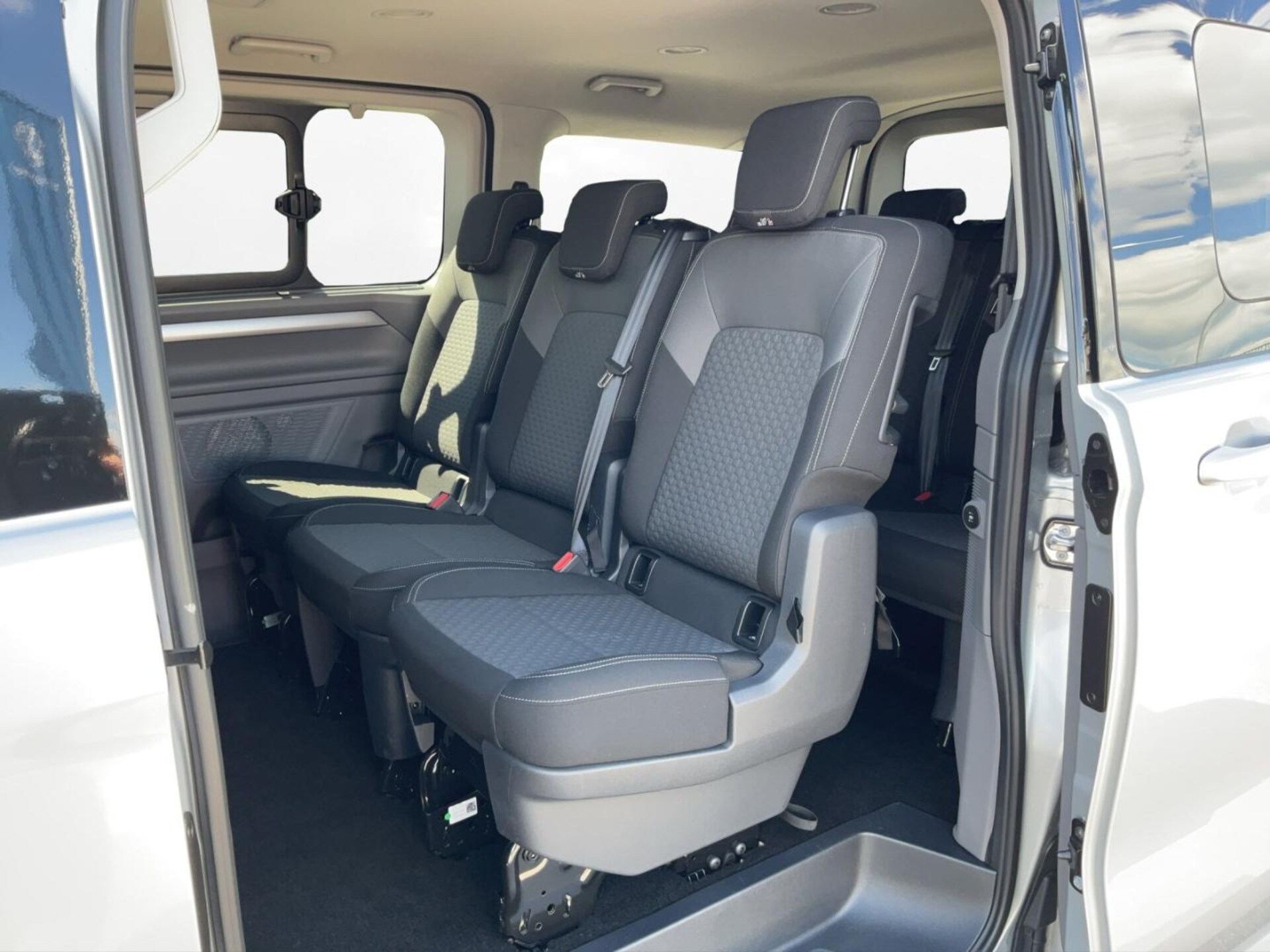 Volkswagen Caravelle Style