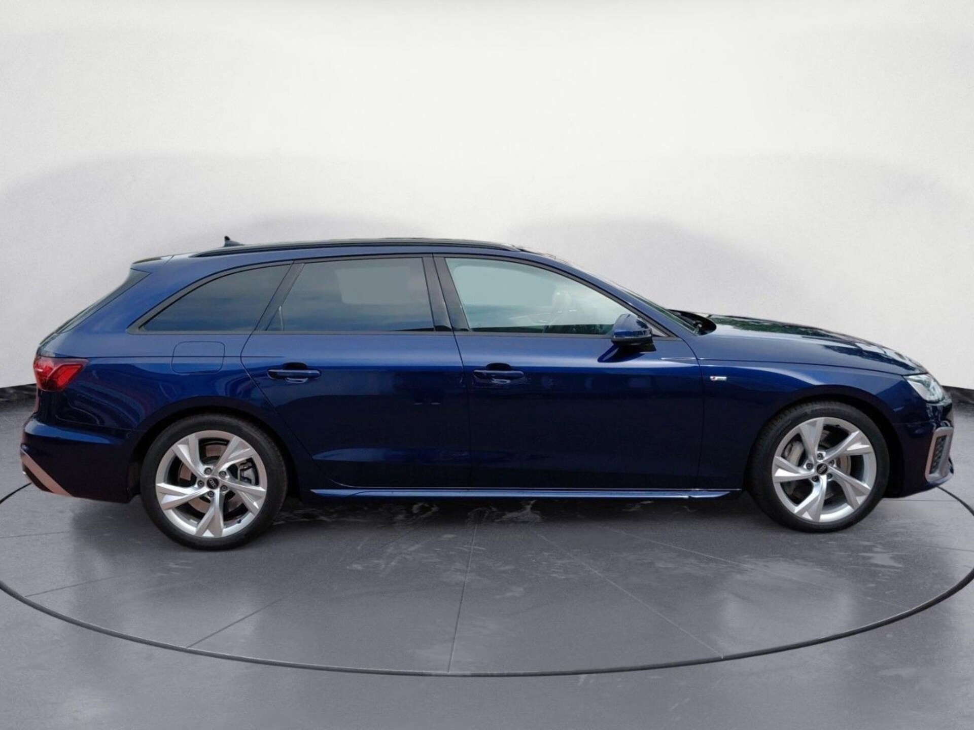 Audi A4 Avant S line
