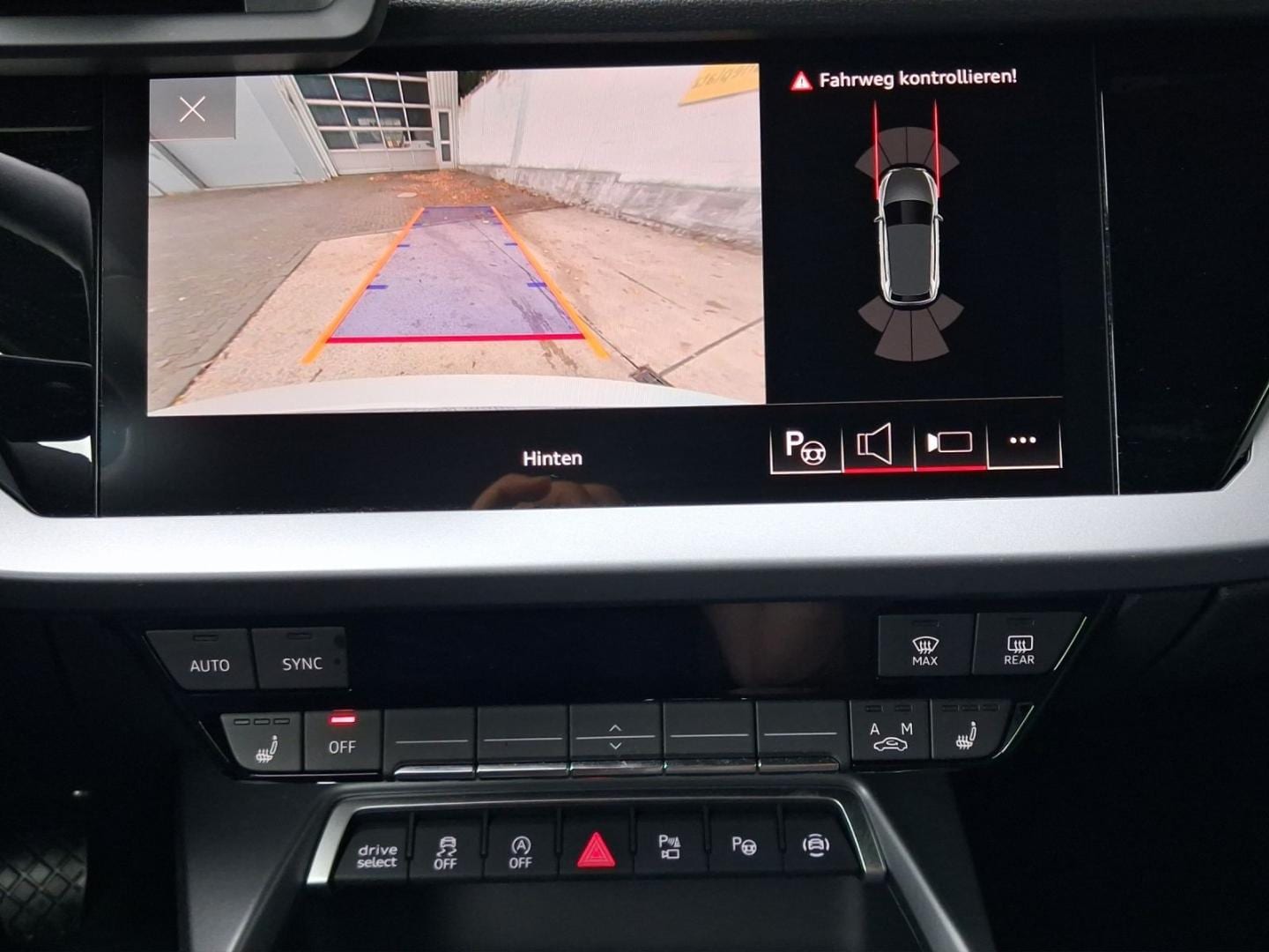 Bild über Audi A3 Sportback TDI Schaltgetriebe - für weitere Informationen kontaktieren Sie den Audi Partner