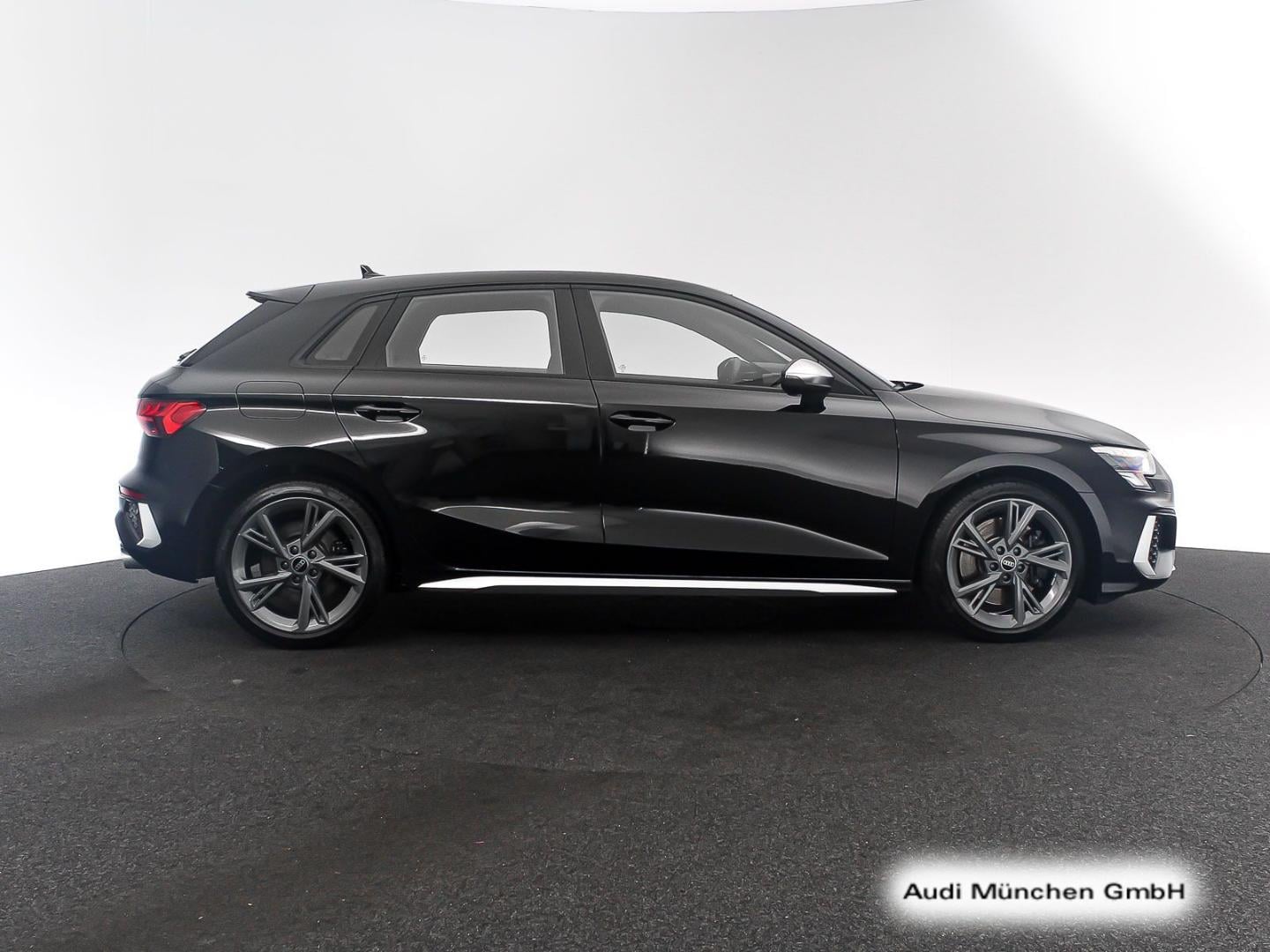 Bild über Audi S3 Sportback TFSI quattro S tronic - für weitere Informationen kontaktieren Sie den Audi Partner
