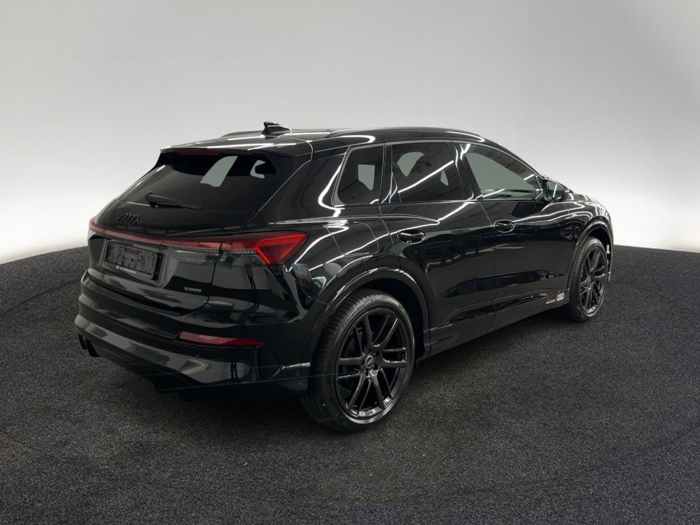 Bild über Audi Q4 SUV e-tron e-tron quattro performance 250 kW - für weitere Informationen kontaktieren Sie den Audi Partner