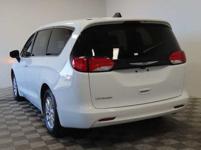 2023 Chrysler Voyager