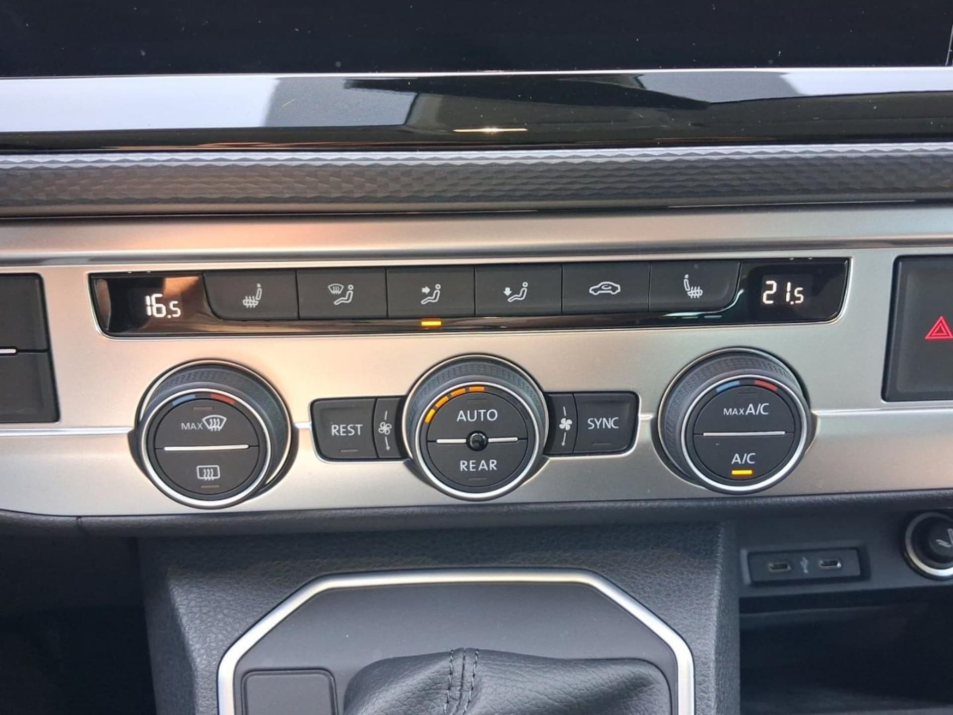 Volkswagen T6.1 California Beach