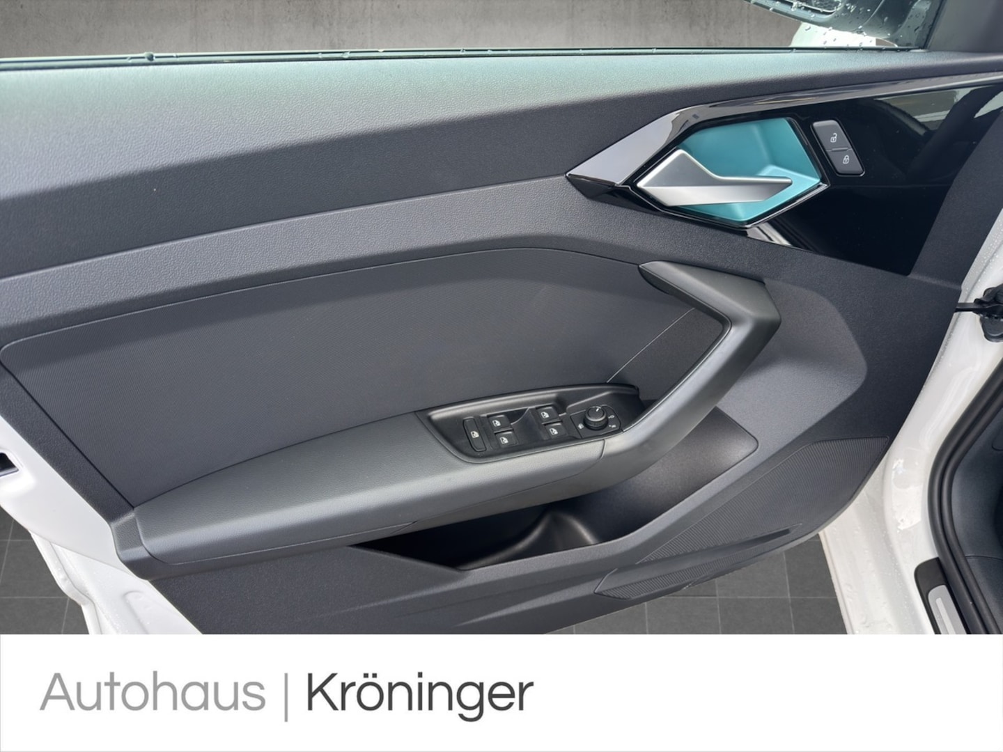 Bild über Audi A1 Sportback advanced 30 TFSI Schaltgetriebe - für weitere Informationen kontaktieren Sie den Audi Partner