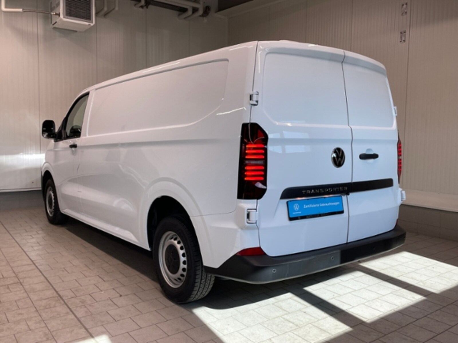 Volkswagen Transporter Kasten langer Radstand – Bild 4