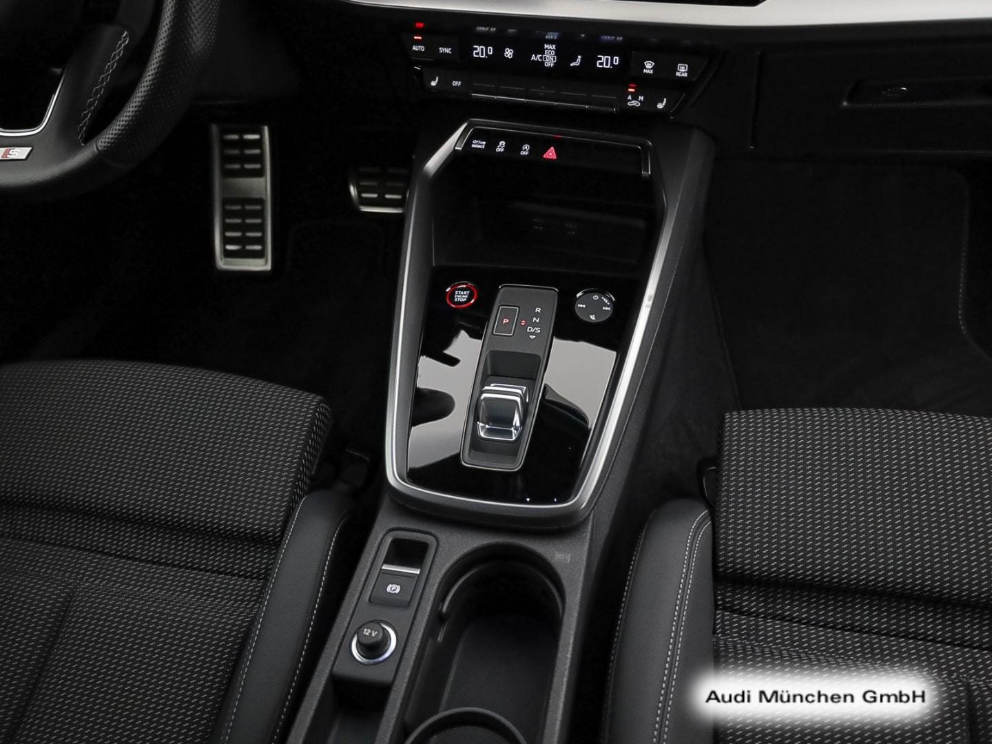 Bild über Audi S3 Sportback TFSI quattro S tronic - für weitere Informationen kontaktieren Sie den Audi Partner
