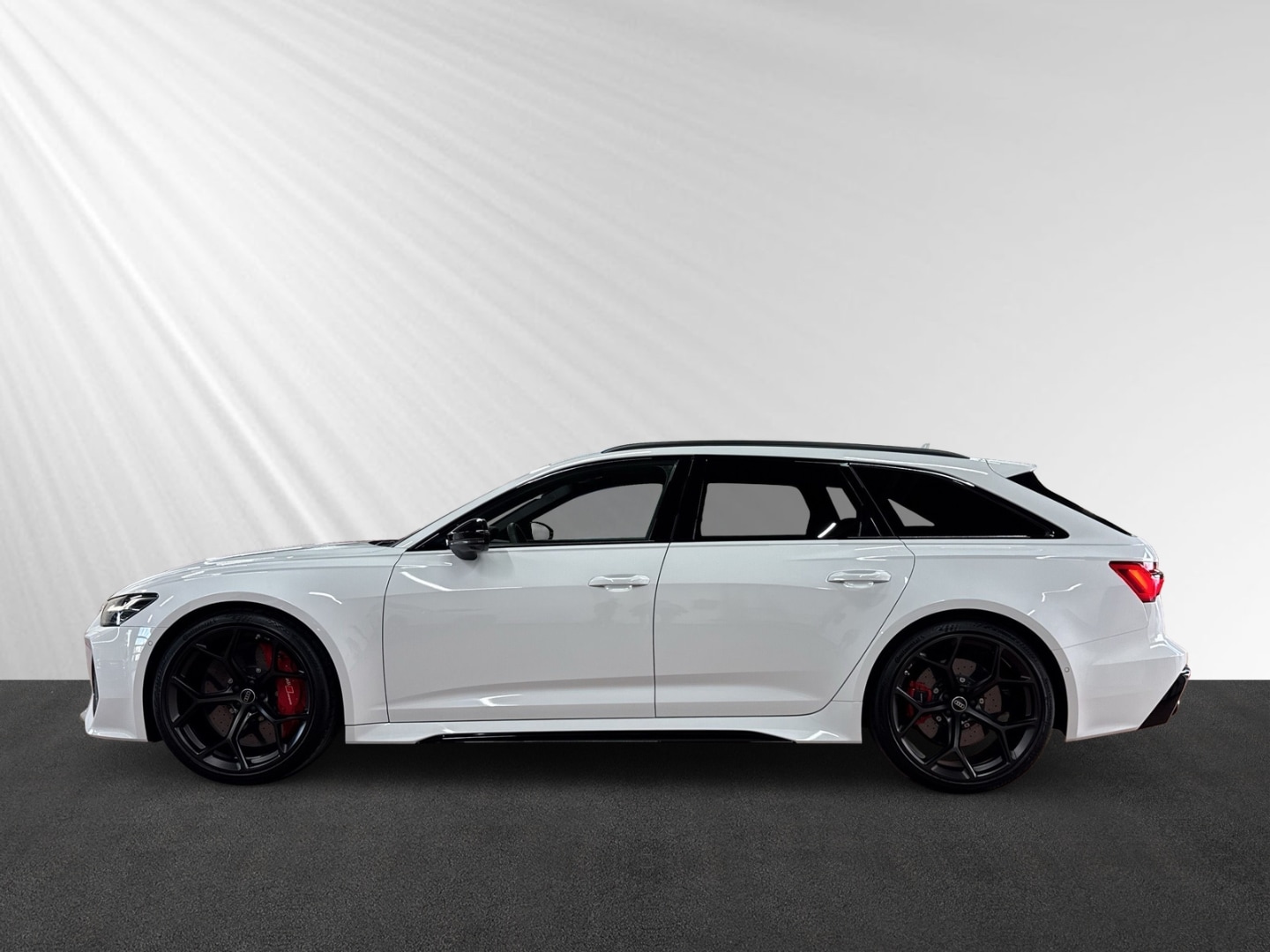 Bild über Audi RS 6 Avant performance quattro tiptronic - für weitere Informationen kontaktieren Sie den Audi Partner