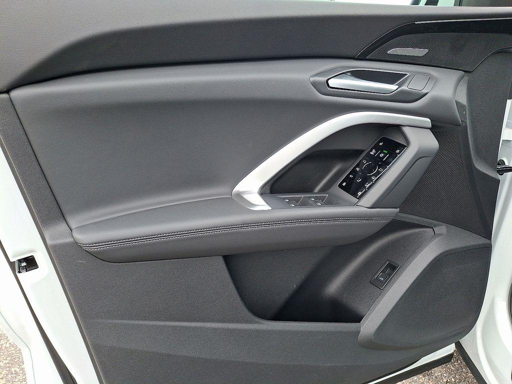 2025 Audi Q5 Premium Plus - Photo 12