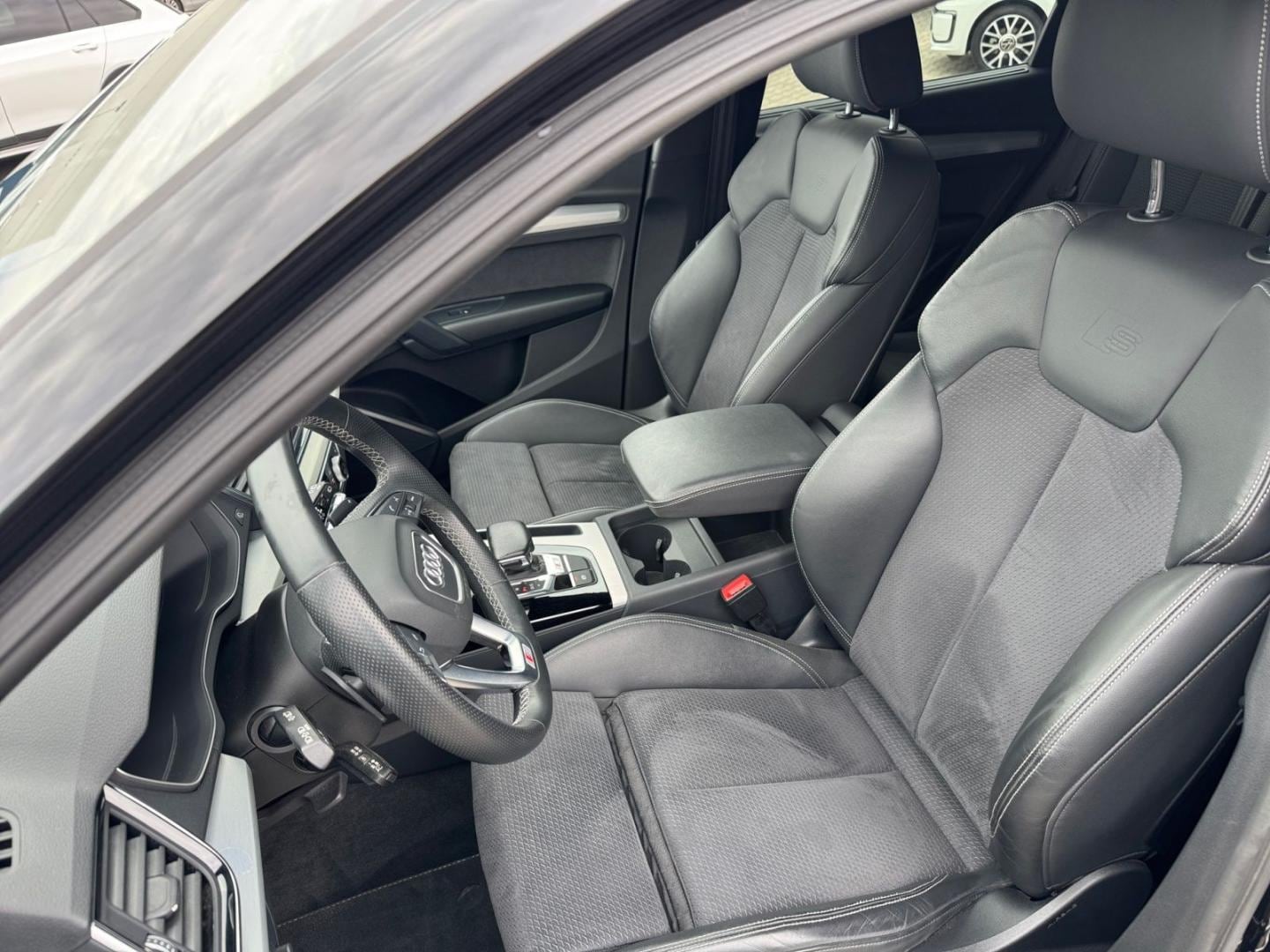 Bild über Audi SQ5 TDI tiptronic - für weitere Informationen kontaktieren Sie den Audi Partner