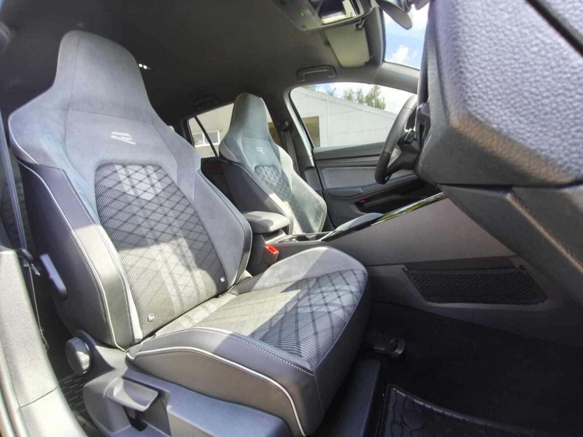 Volkswagen Golf Variant R-Line