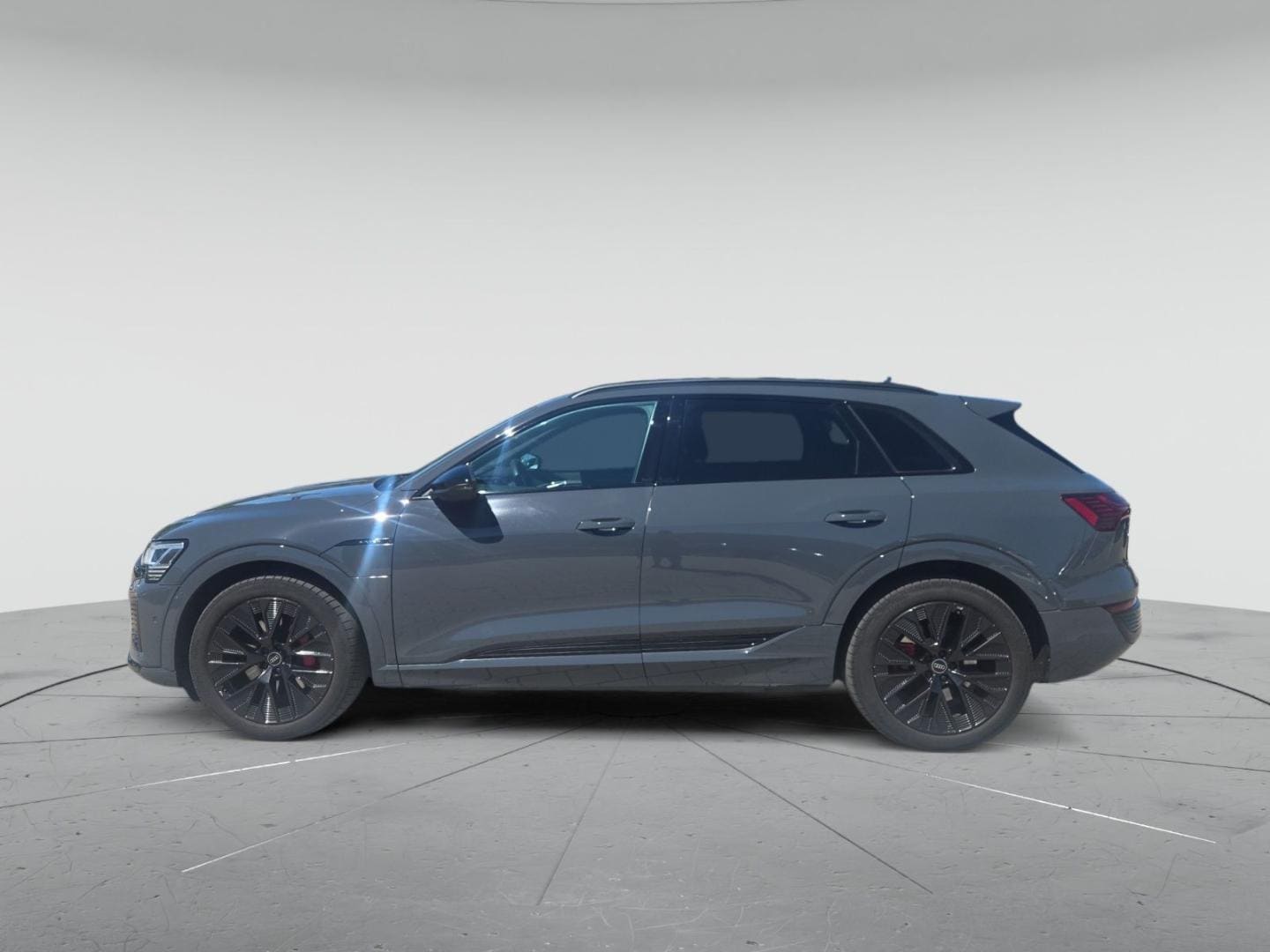 Bild über Audi Q8 e-tron S line 50 e-tron quattro - für weitere Informationen kontaktieren Sie den Audi Partner