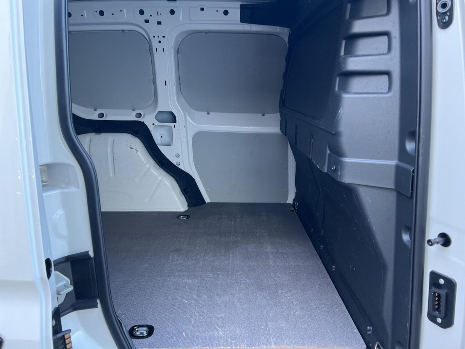 Volkswagen Caddy Cargo – Bild 12