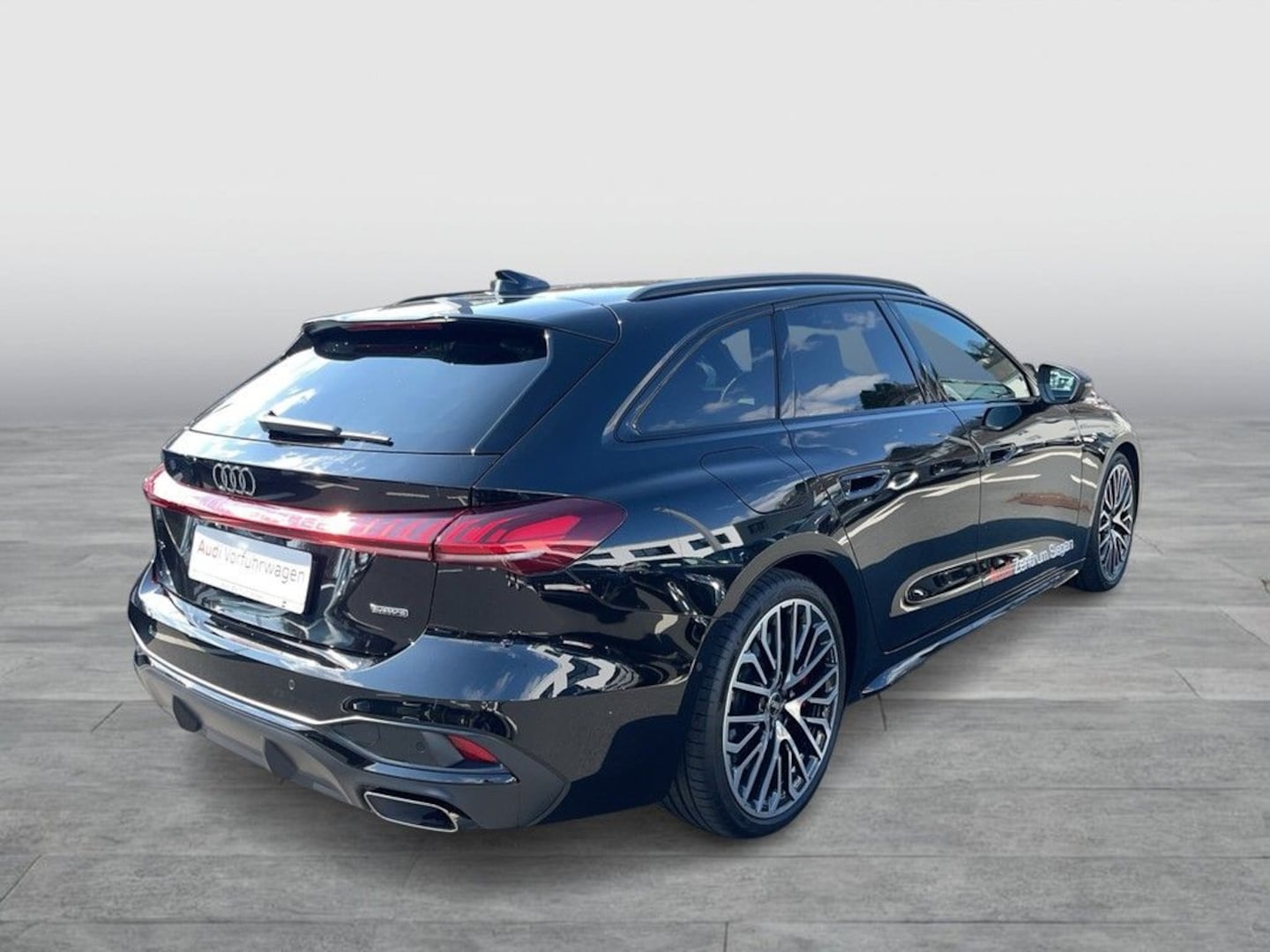 Bild über Audi A5 Avant e-hybrid e-hybrid quattro 270 kW S tronic - für weitere Informationen kontaktieren Sie den Audi Partner