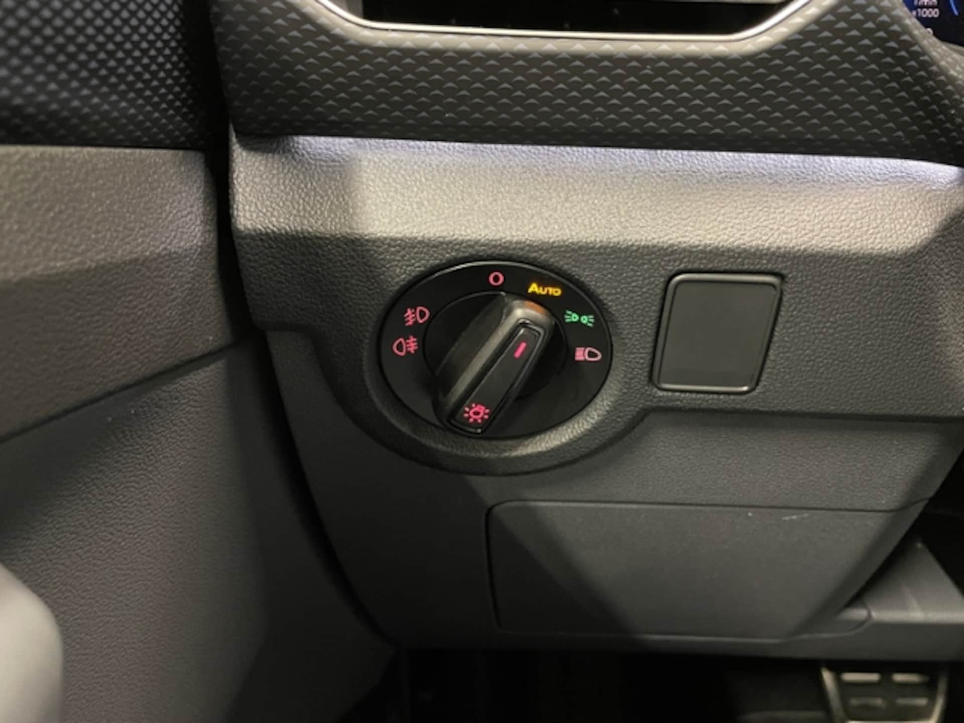 Volkswagen T-Cross United