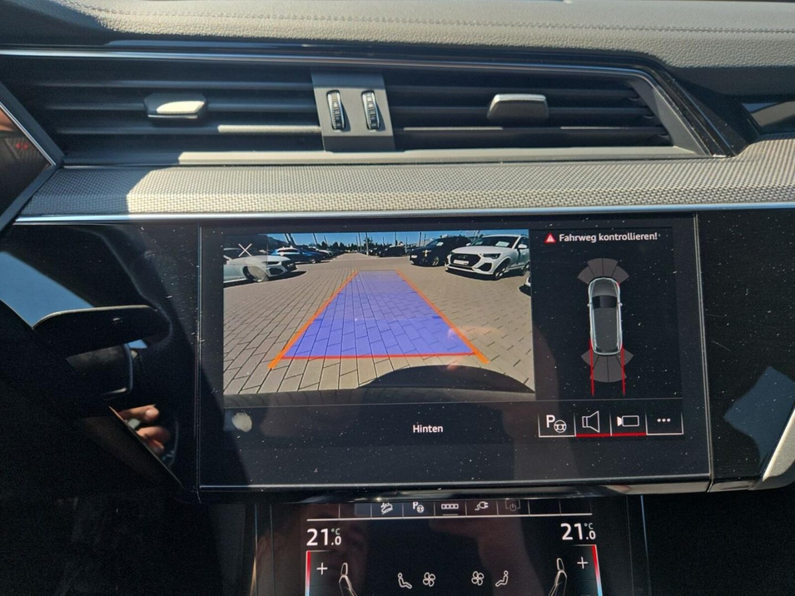 Audi Q8 e-tron – Bild 17