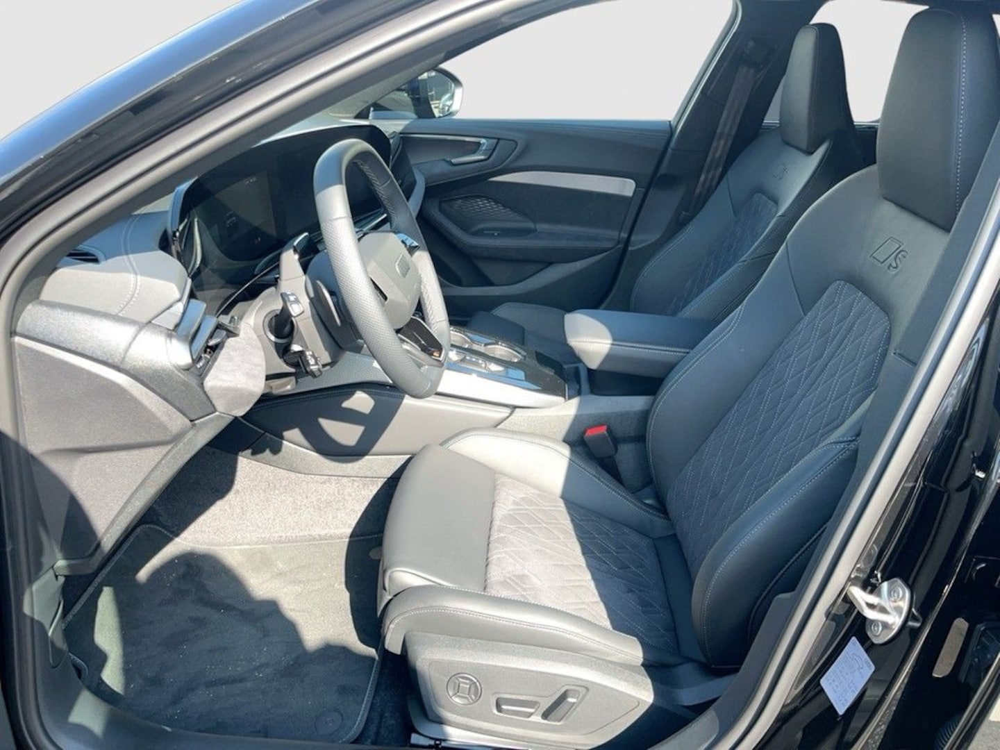 Bild über Audi A5 Avant e-hybrid e-hybrid quattro 270 kW S tronic - für weitere Informationen kontaktieren Sie den Audi Partner