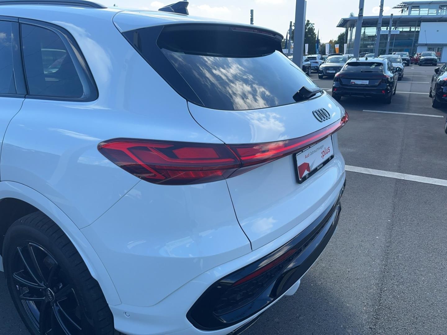 Bild über Audi Q5 SUV TFSI 150 kW S tronic - für weitere Informationen kontaktieren Sie den Audi Partner