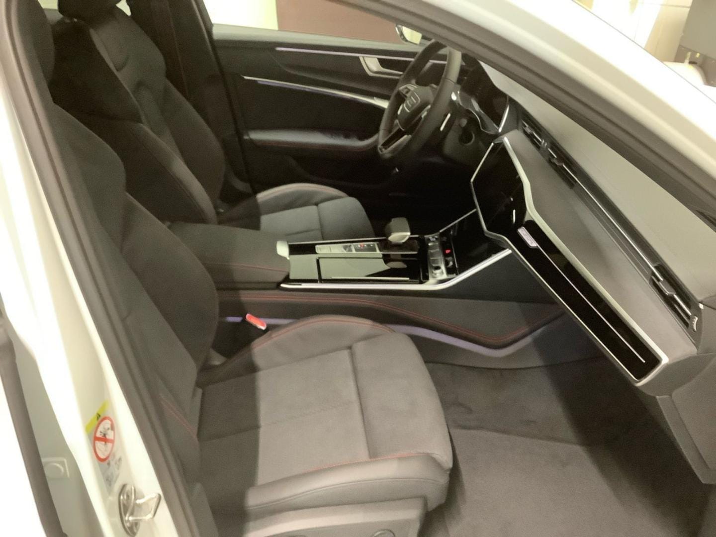 Bild über Audi A6 Avant S line 55 TFSI quattro S tronic - für weitere Informationen kontaktieren Sie den Audi Partner