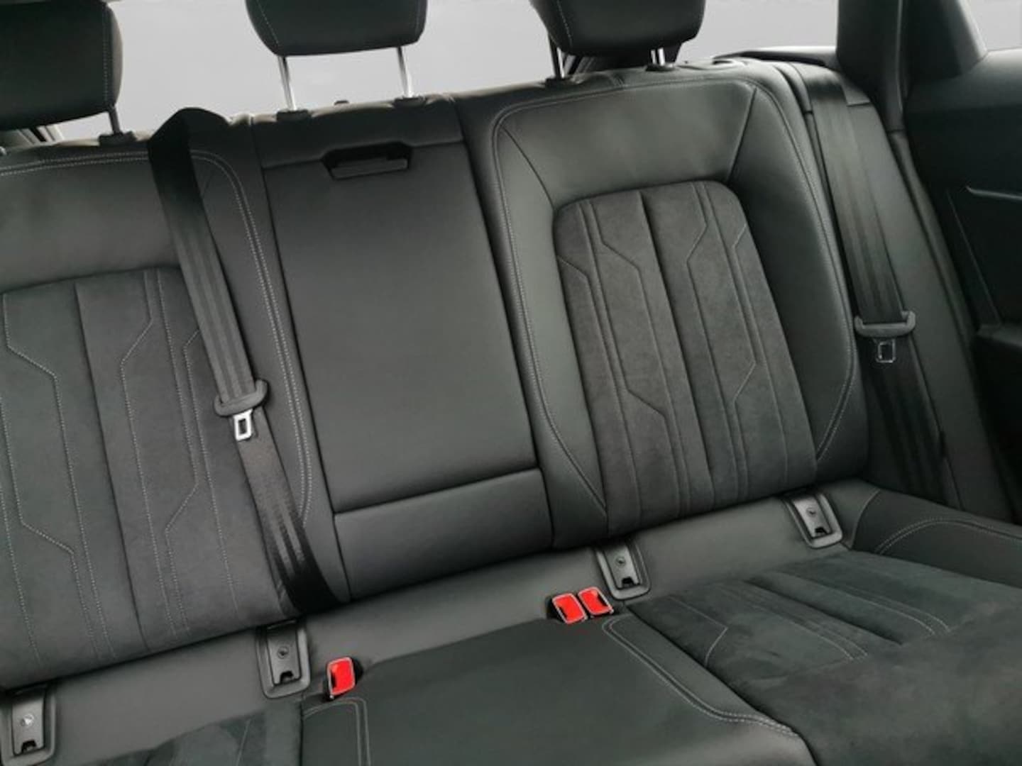 Bild über Audi A6 Avant advanced 40 TDI quattro S tronic - für weitere Informationen kontaktieren Sie den Audi Partner