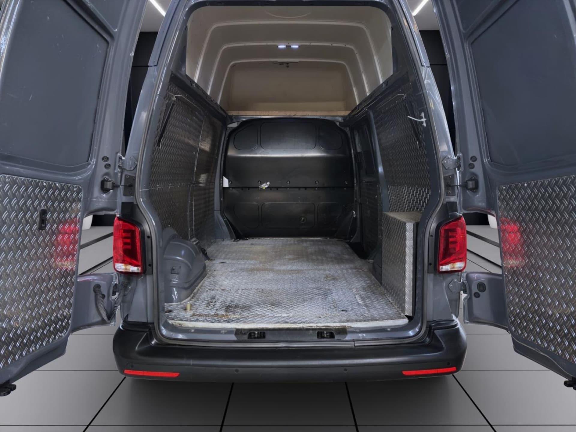 Volkswagen T6.1 Transporter Kasten langer Radstand