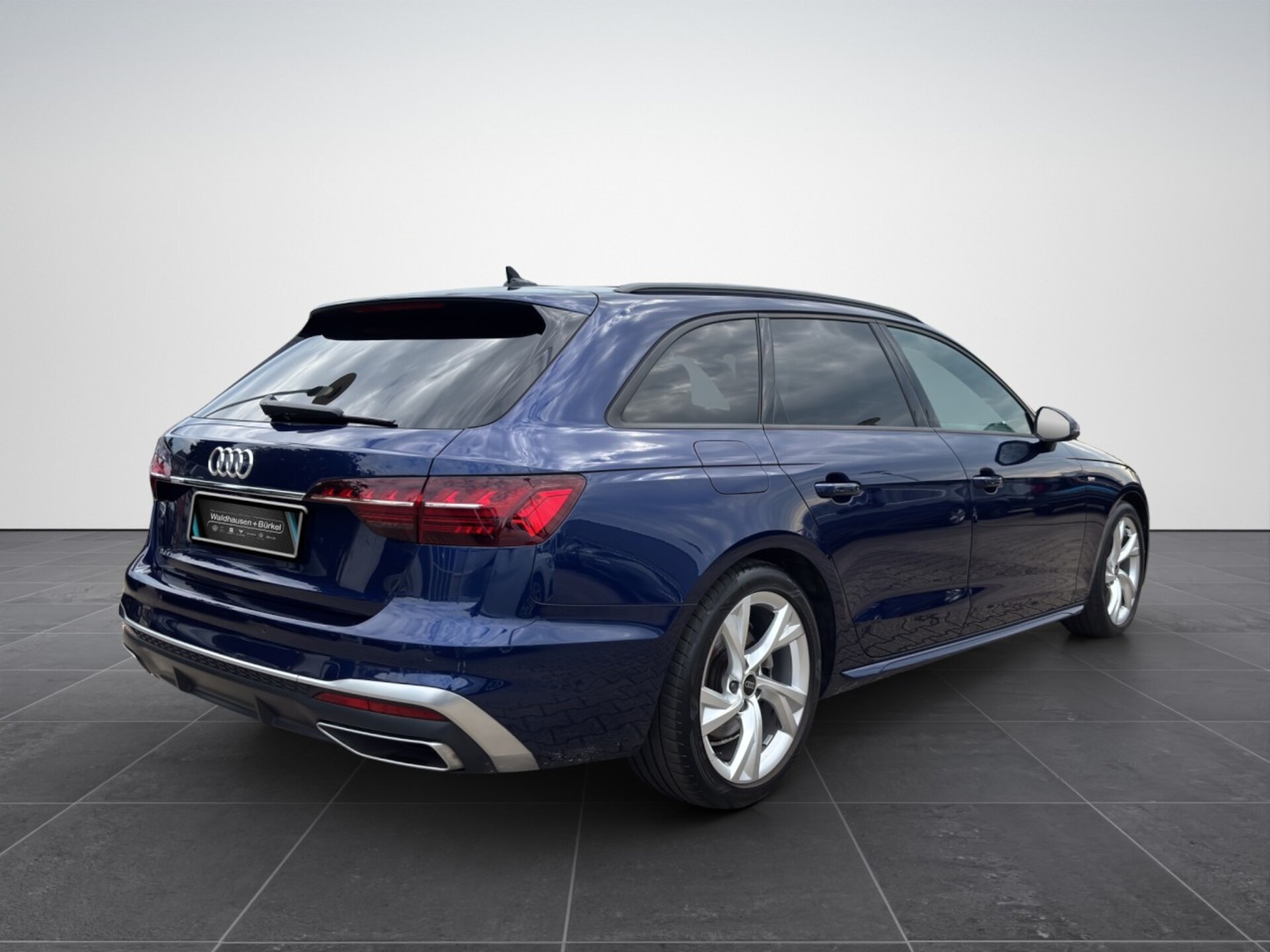 Audi A4 Avant S line
