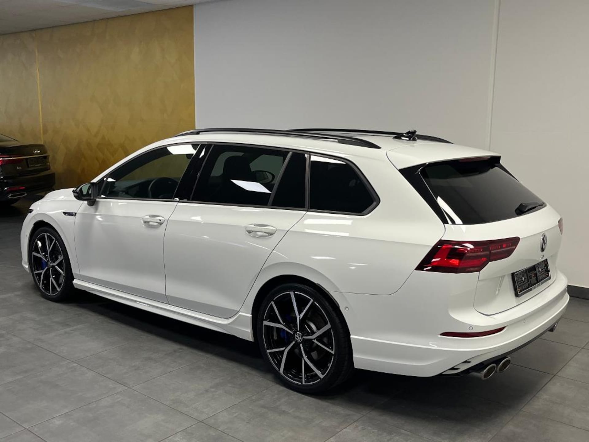 Volkswagen Golf Variant R