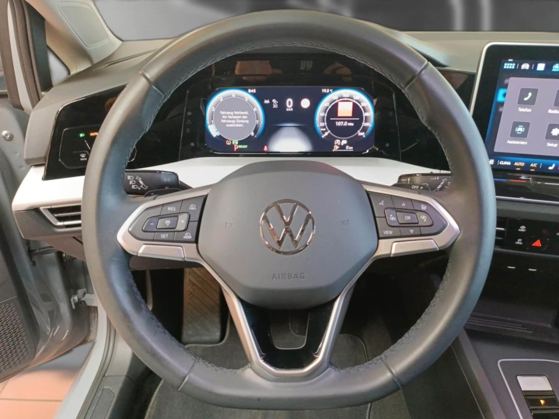Volkswagen Golf Life