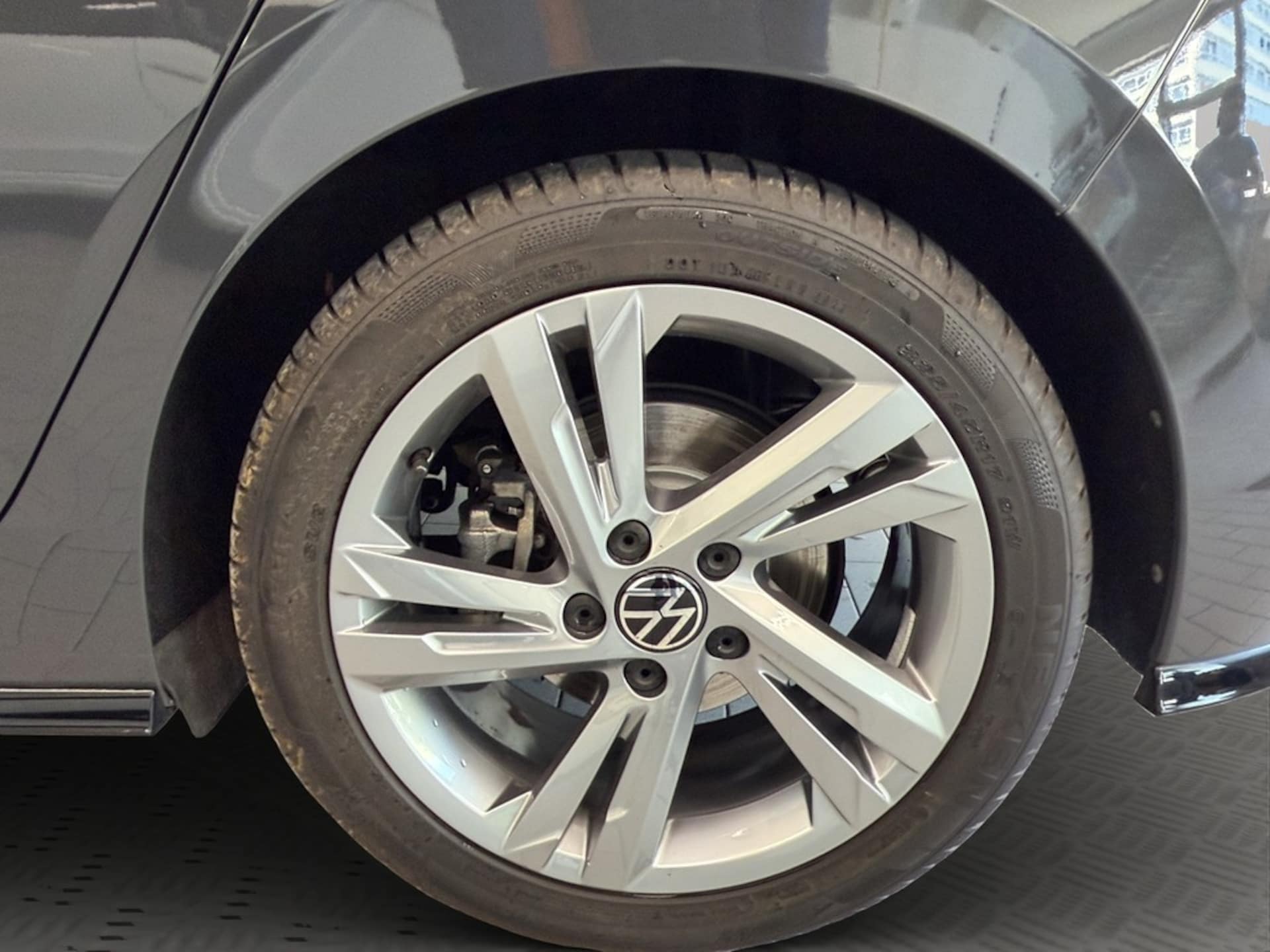 Volkswagen Golf R-Line