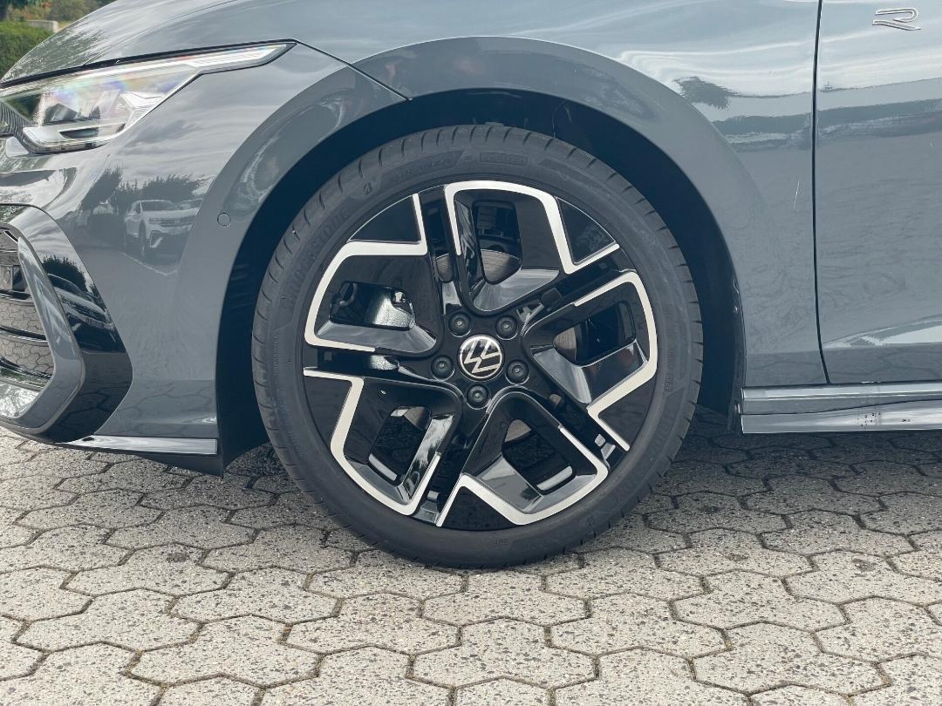 Volkswagen Golf R-Line